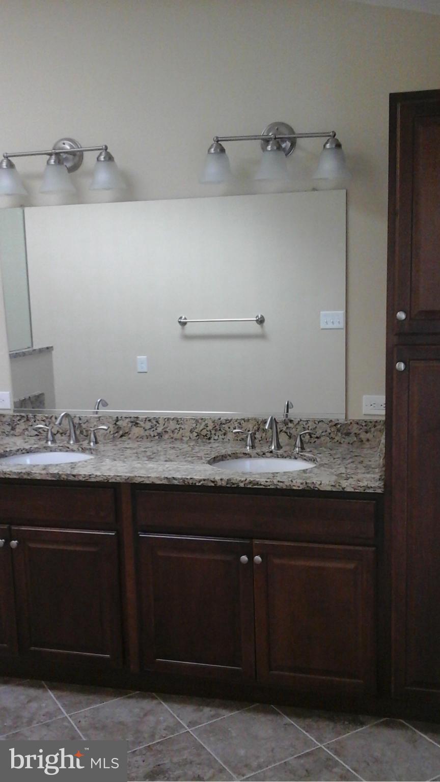 KINGSTOWNE - Residential Lease