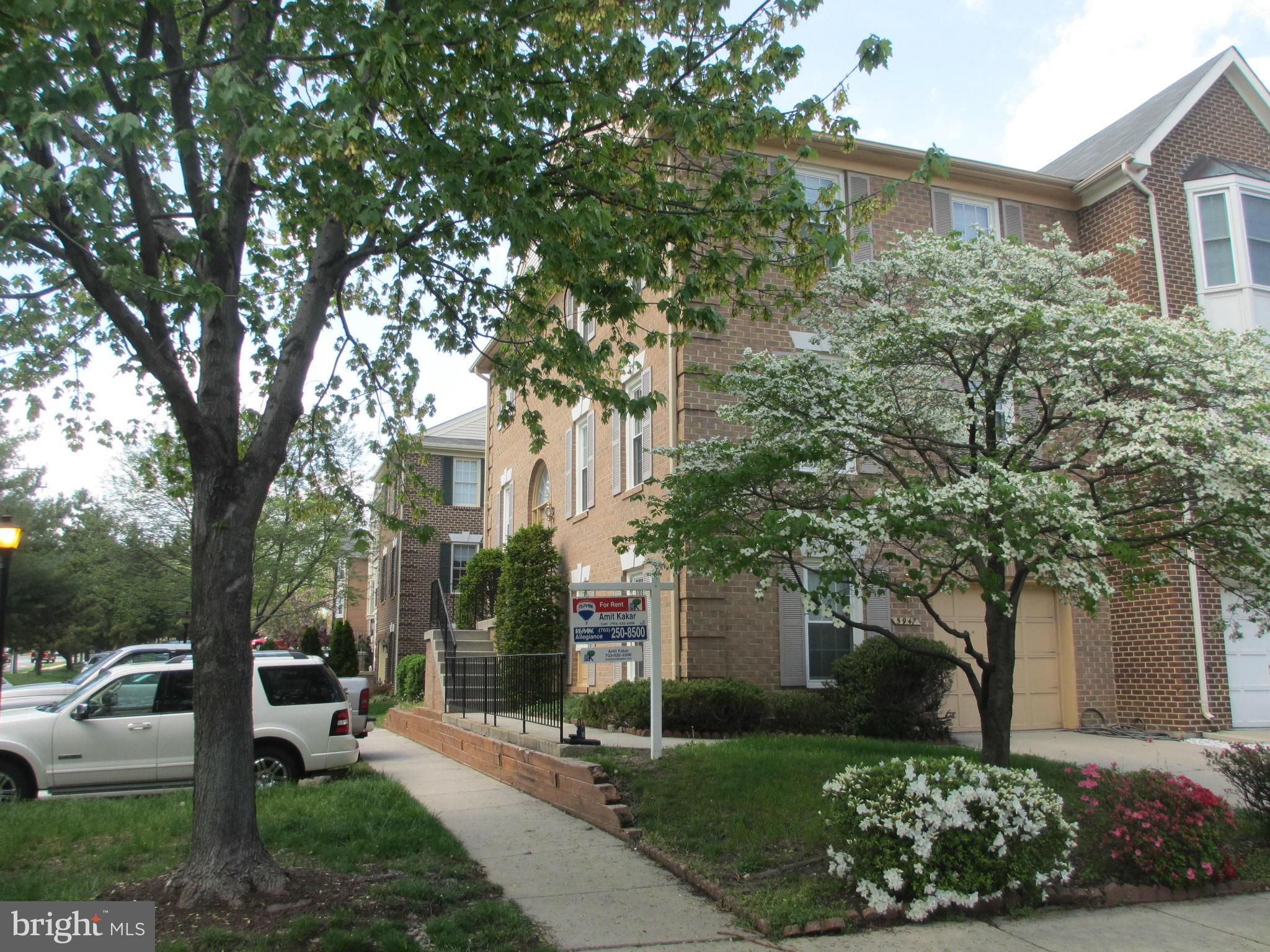 KINGSTOWNE - Residential Lease