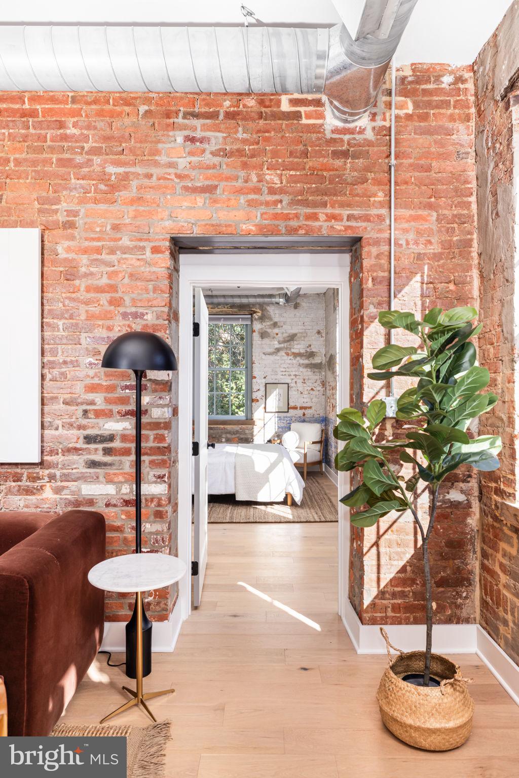 OLD TOWN ALEXANDRIA - Residential Lease