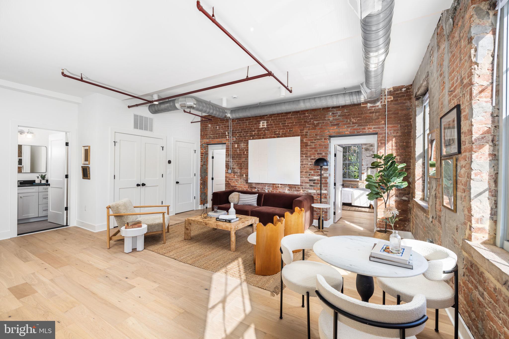 OLD TOWN ALEXANDRIA - Residential Lease