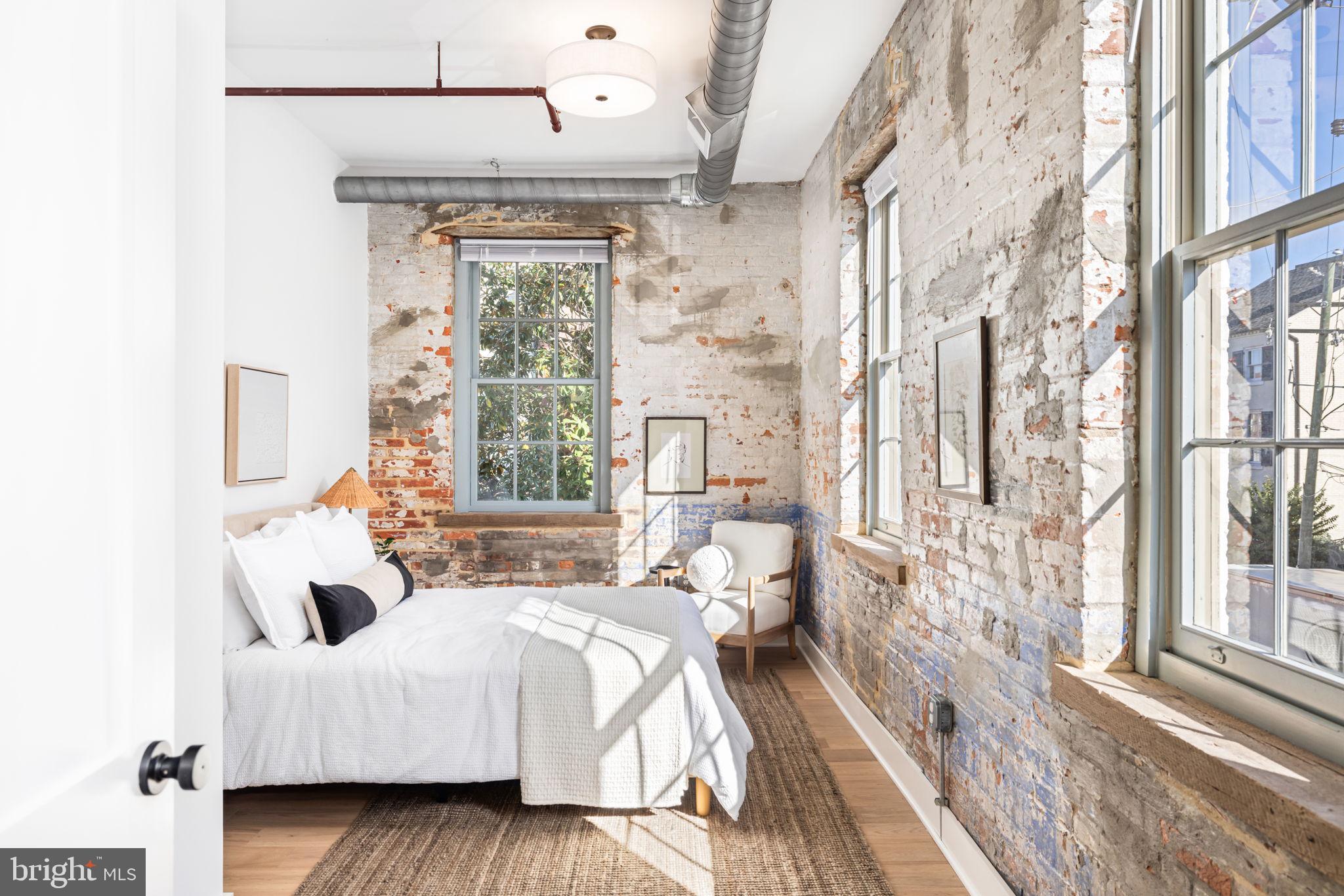 OLD TOWN ALEXANDRIA - Residential Lease