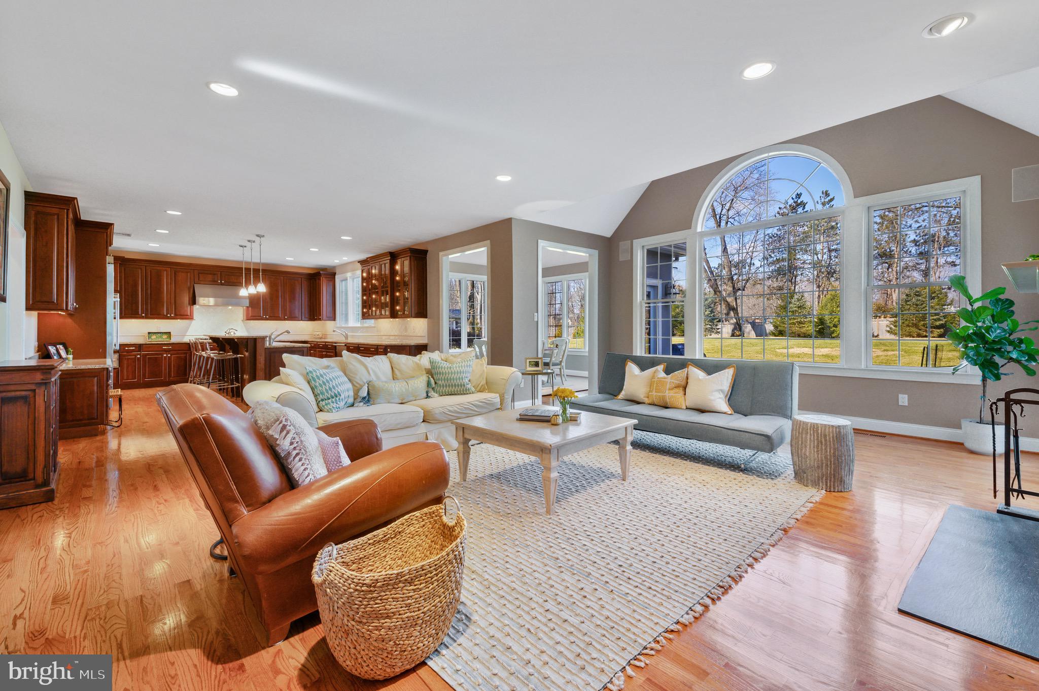 STONEGATE - Residential