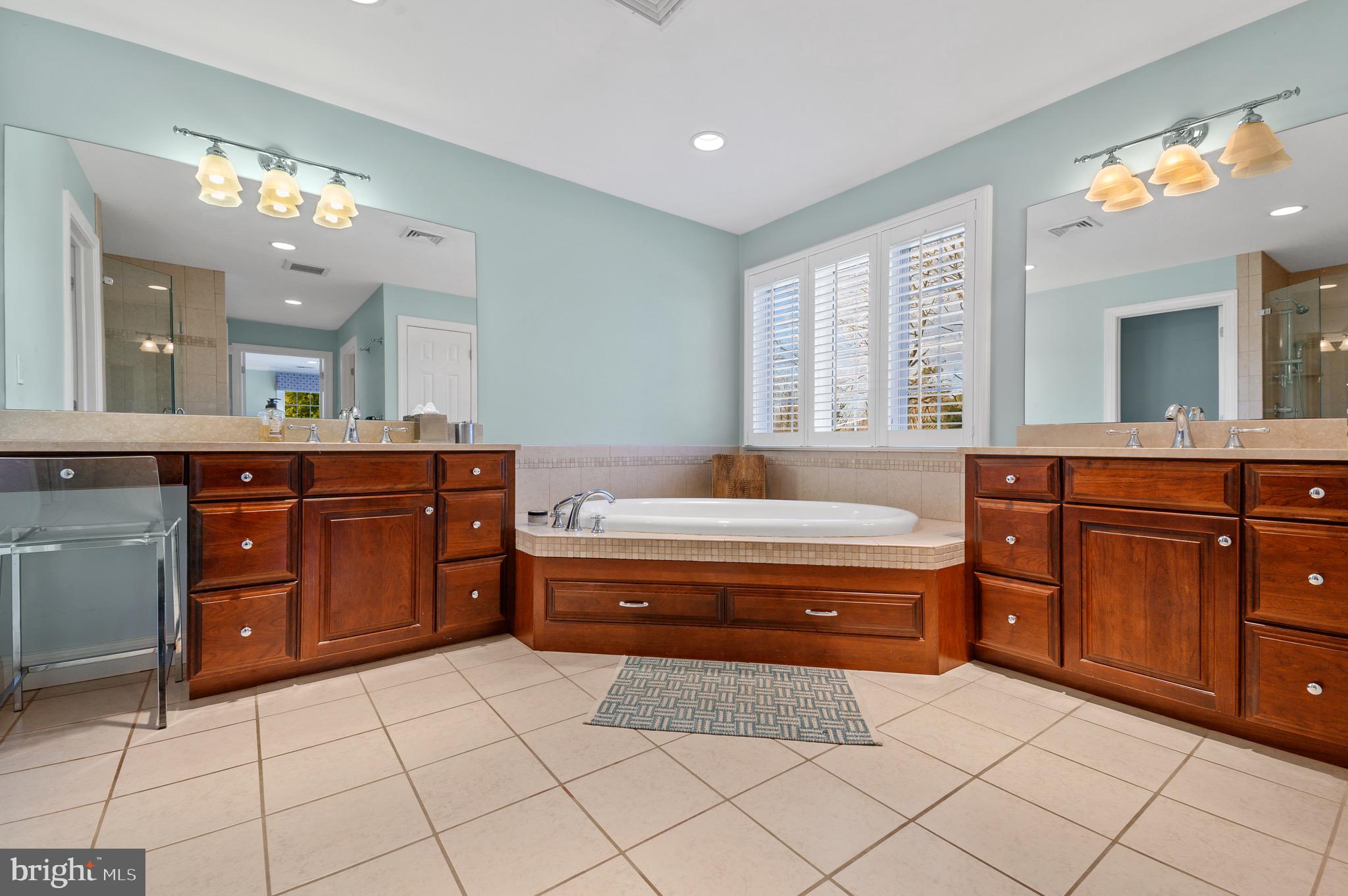 STONEGATE - Residential