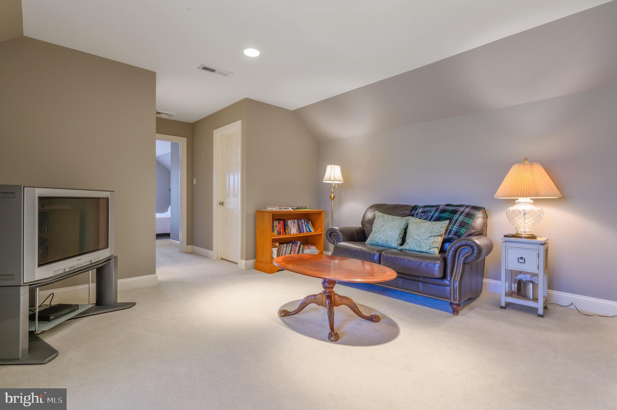 STONEGATE - Residential