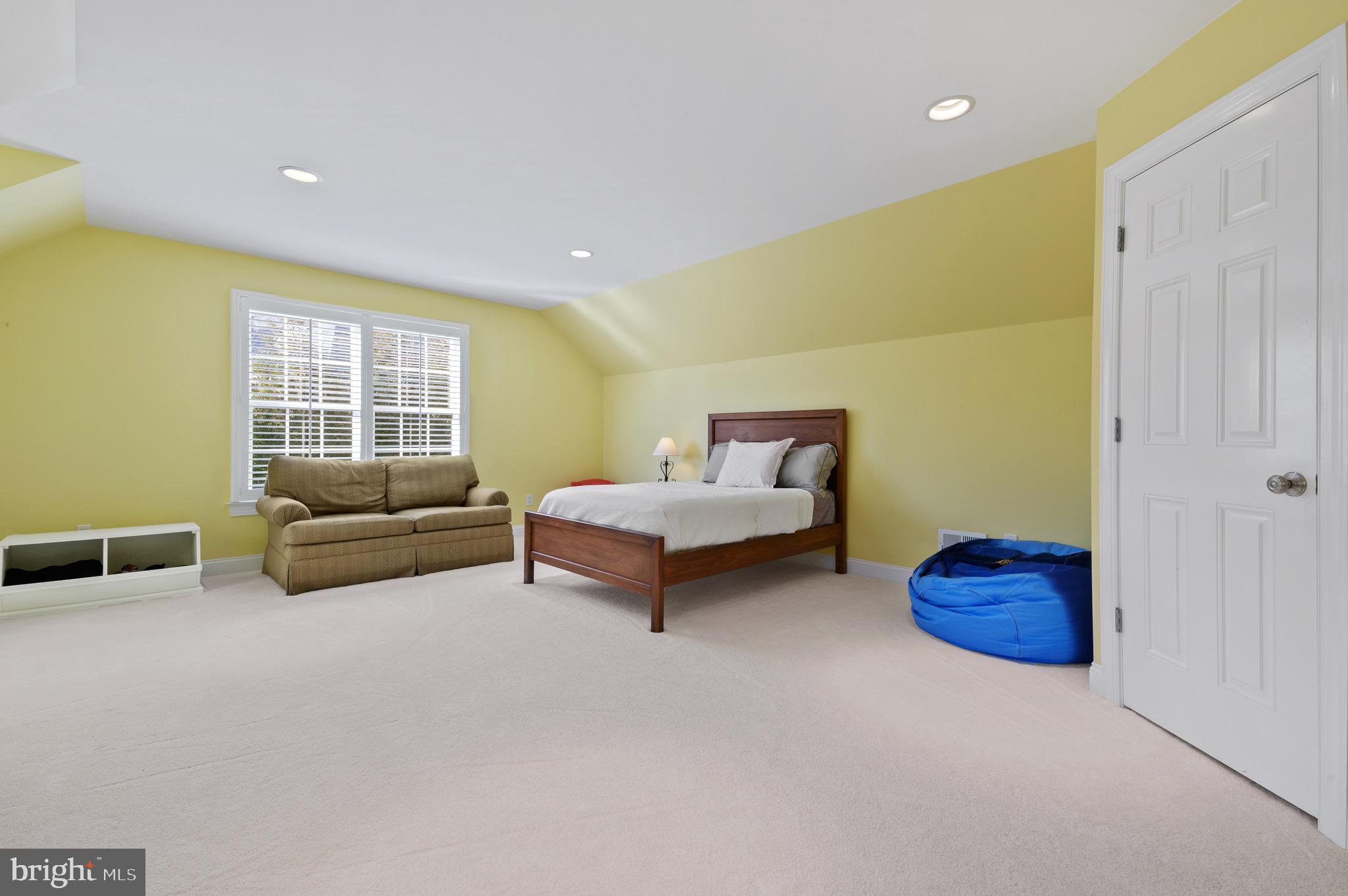 STONEGATE - Residential