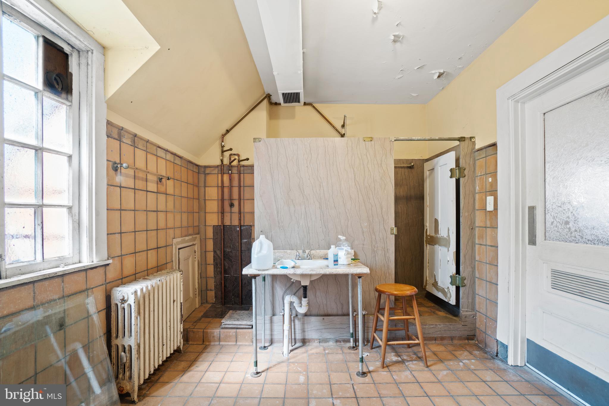 OLD TOWN - Commercial Lease