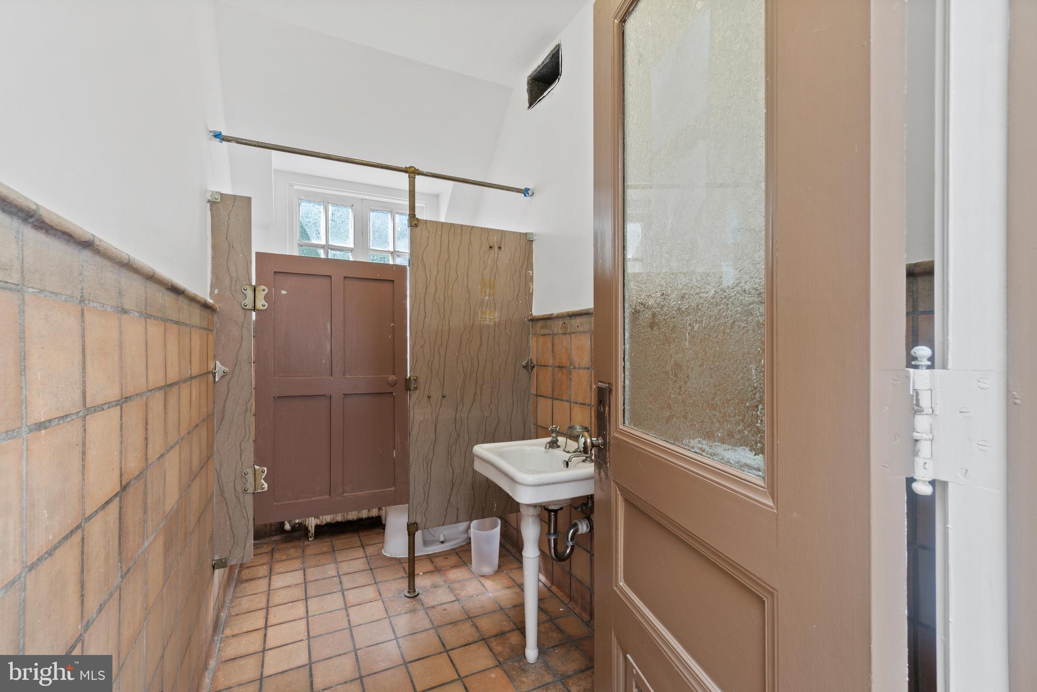 OLD TOWN - Commercial Lease