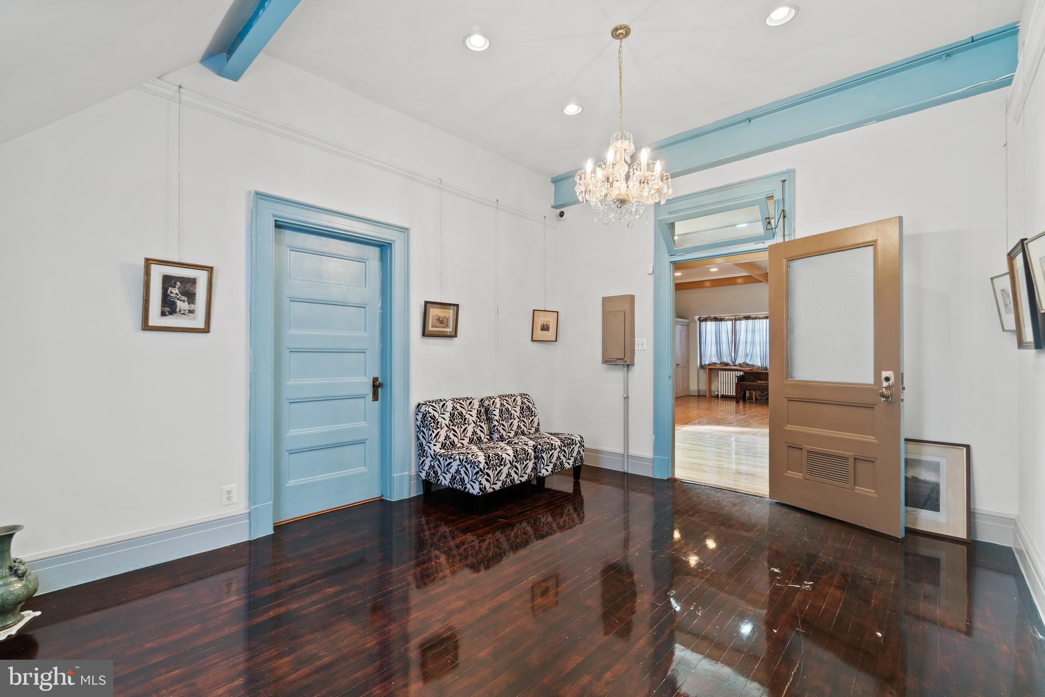 OLD TOWN - Commercial Lease