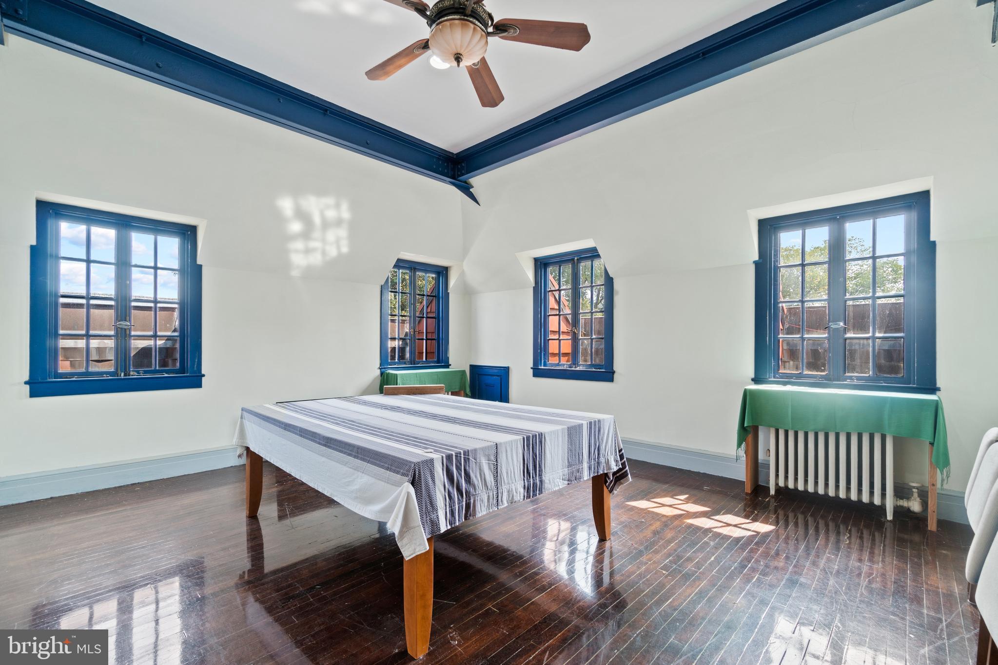 OLD TOWN - Commercial Lease