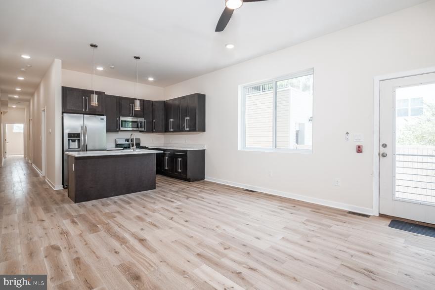 QUEEN VILLAGE - Residential Lease