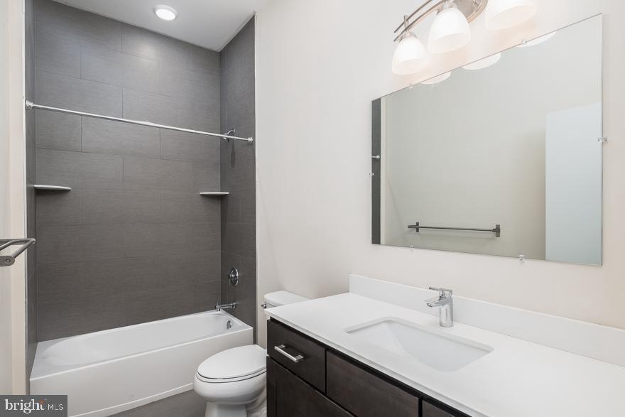QUEEN VILLAGE - Residential Lease