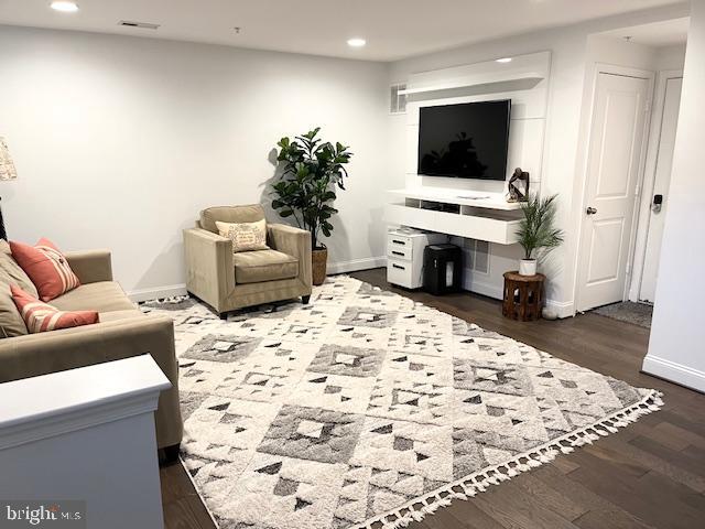VILLAGE GREENS - Residential Lease