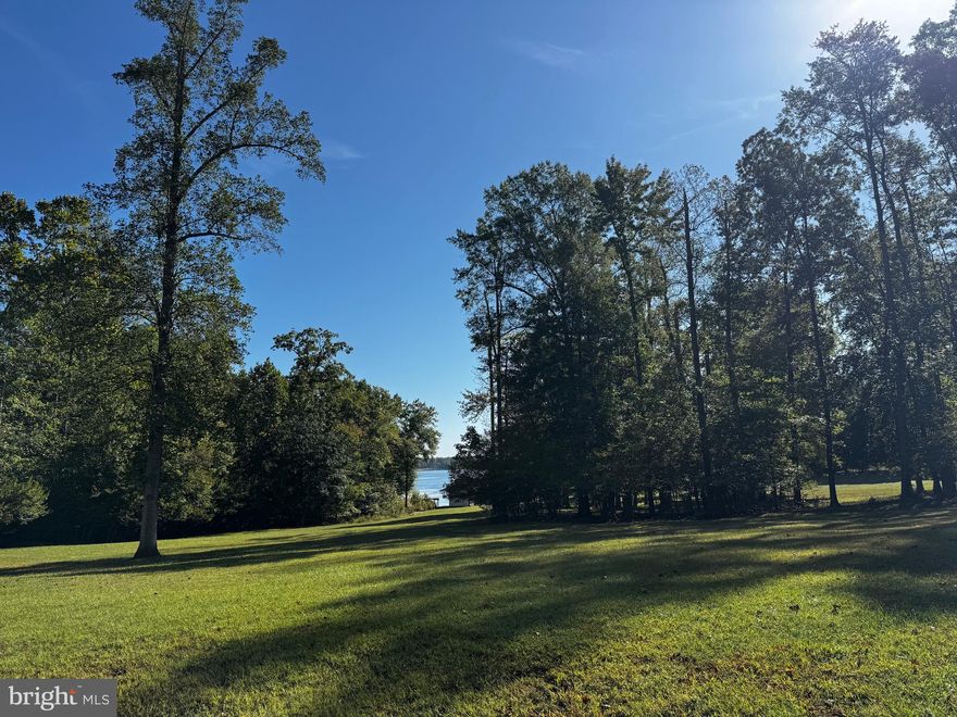 Beautiful 1.89-acre waterfront lot on Lake Anna’s private side in Foxwood Manor. This gently sloping, wooded parcel offers direct lake access, privacy, and ample space to build your dream lake home. Community boat ramp access available through Foxwood Manor. 

Seller prefers to sell together with the adjacent waterfront home at 1636 Moody Town Rd (MLS# VALA2008680), providing an excellent opportunity to expand your lakefront property or create a multi-parcel estate.