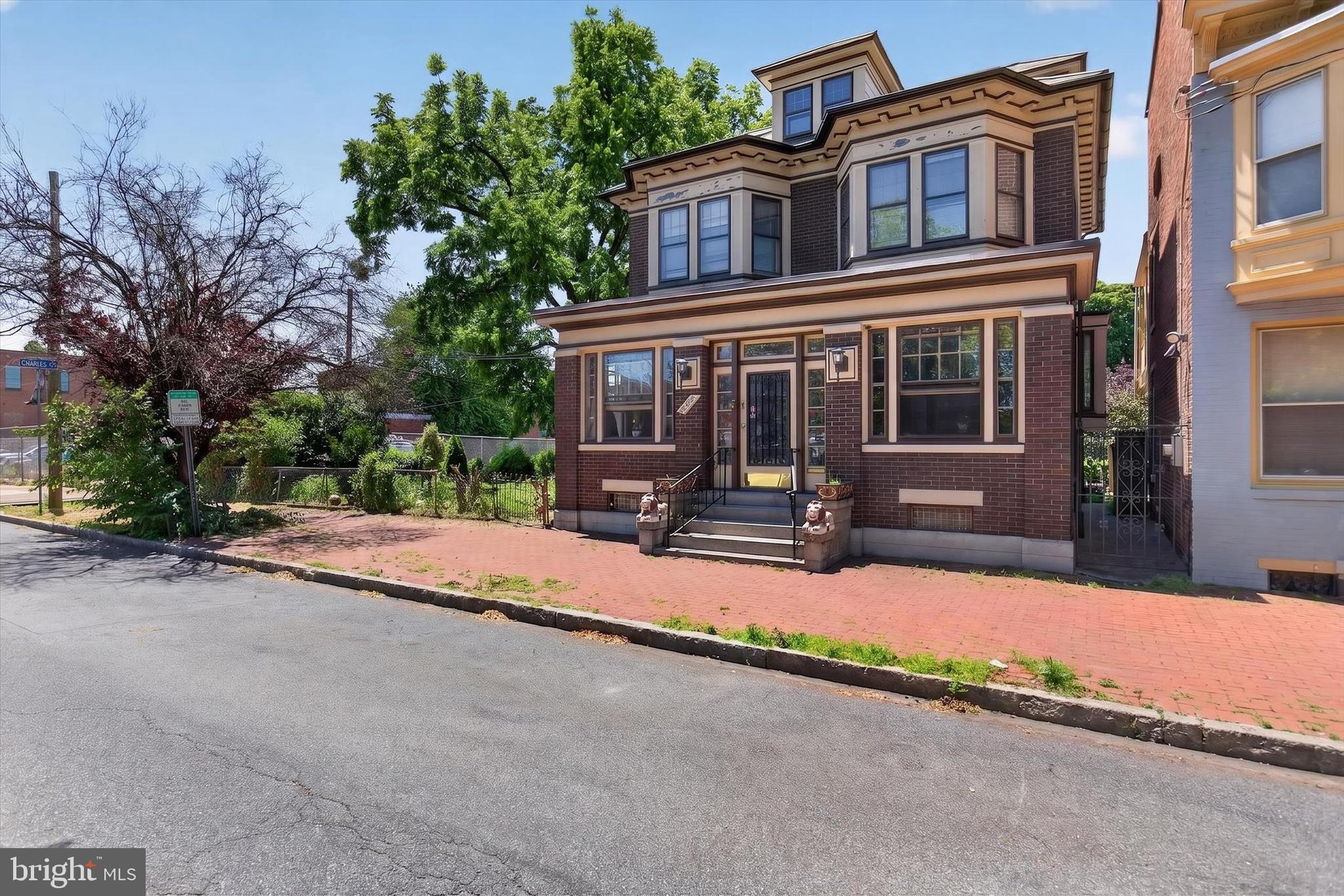 1222 GREEN STREET