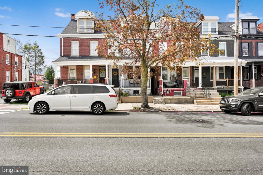 Photo of 820 N Plum Street, LANCASTER, PA 17602 (MLS # PALA2087282)