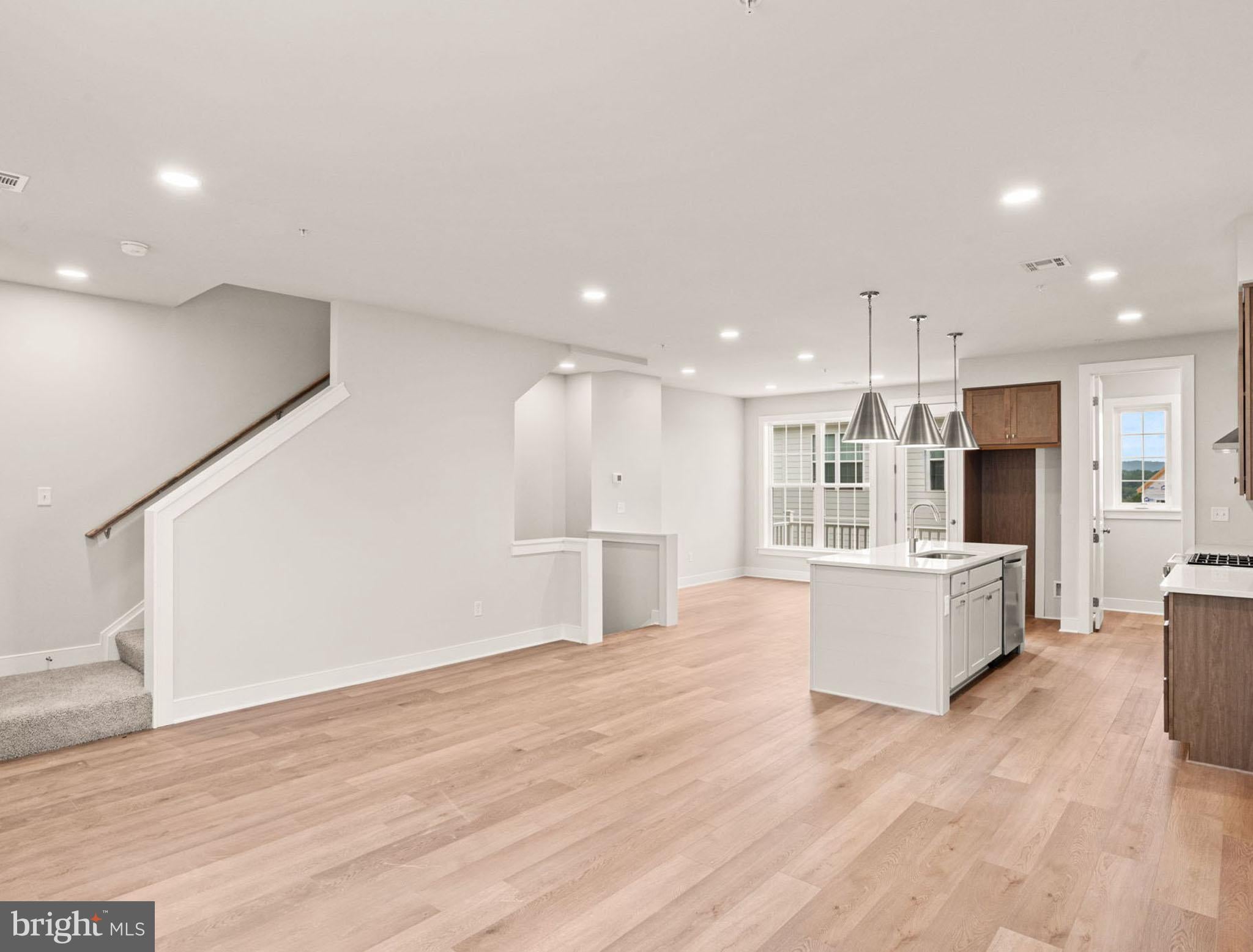 4123 RIDGEVIEW AVENUE
