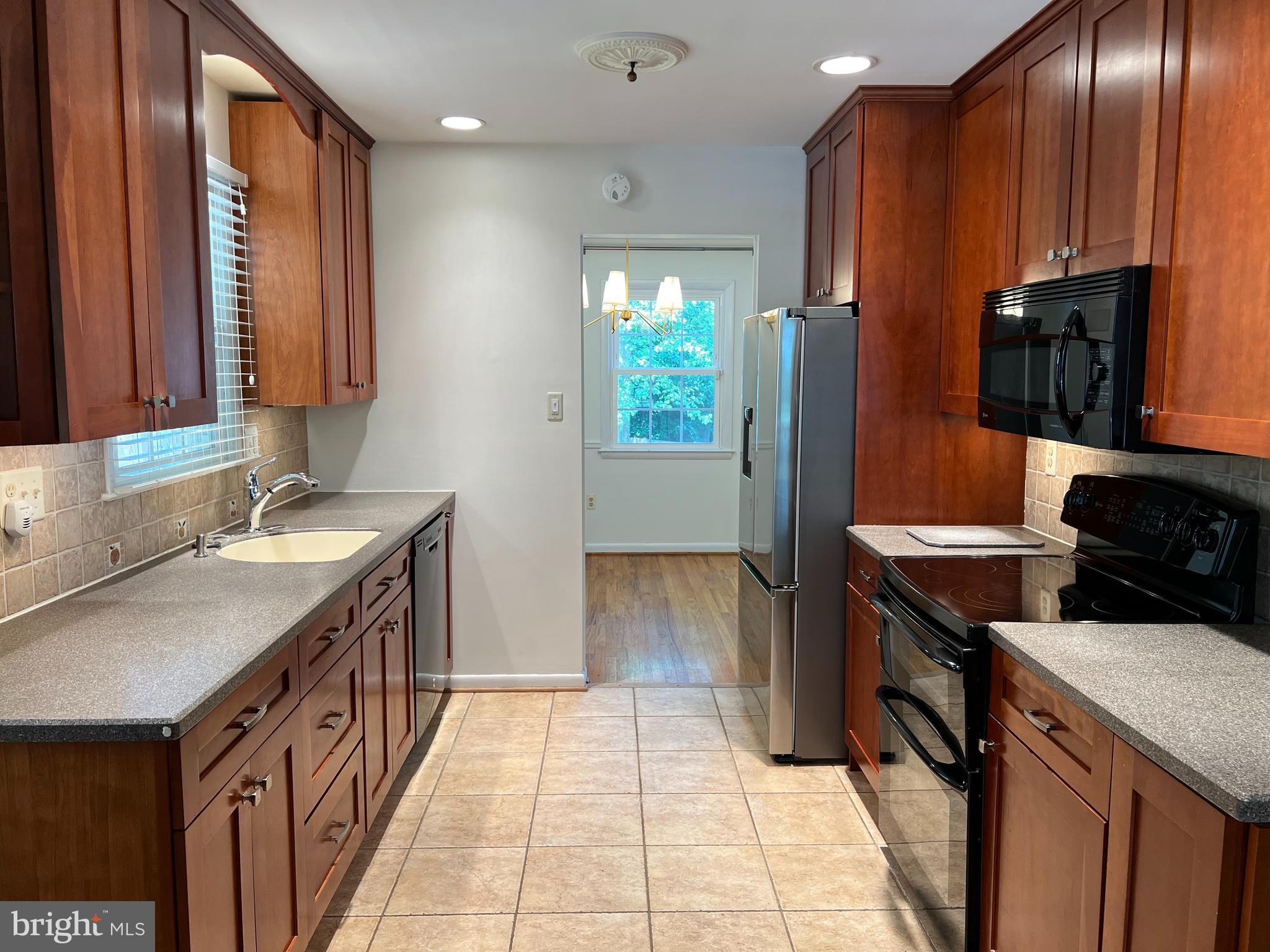 PROVIDENCE WOODS - Residential Lease