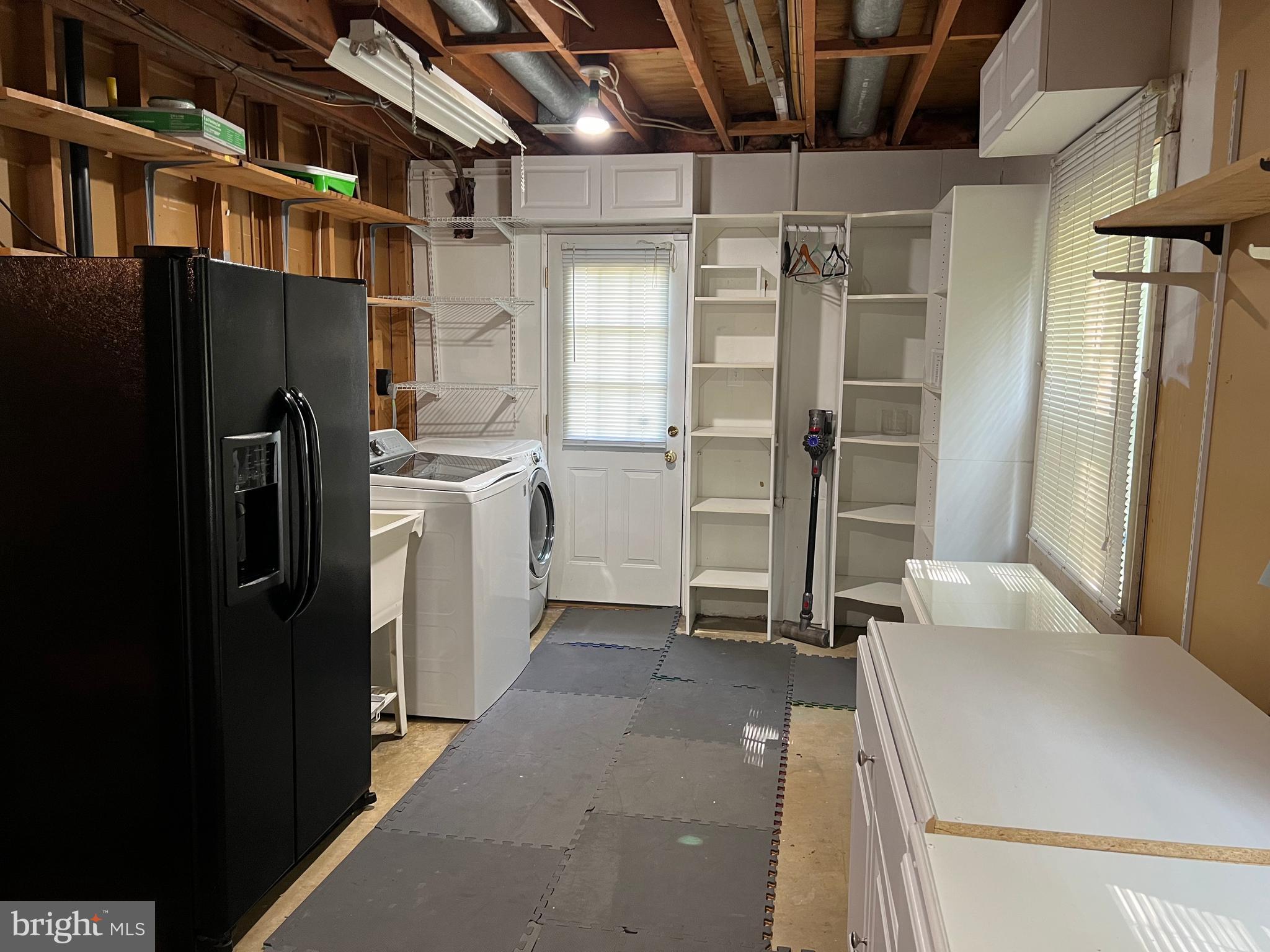 PROVIDENCE WOODS - Residential Lease