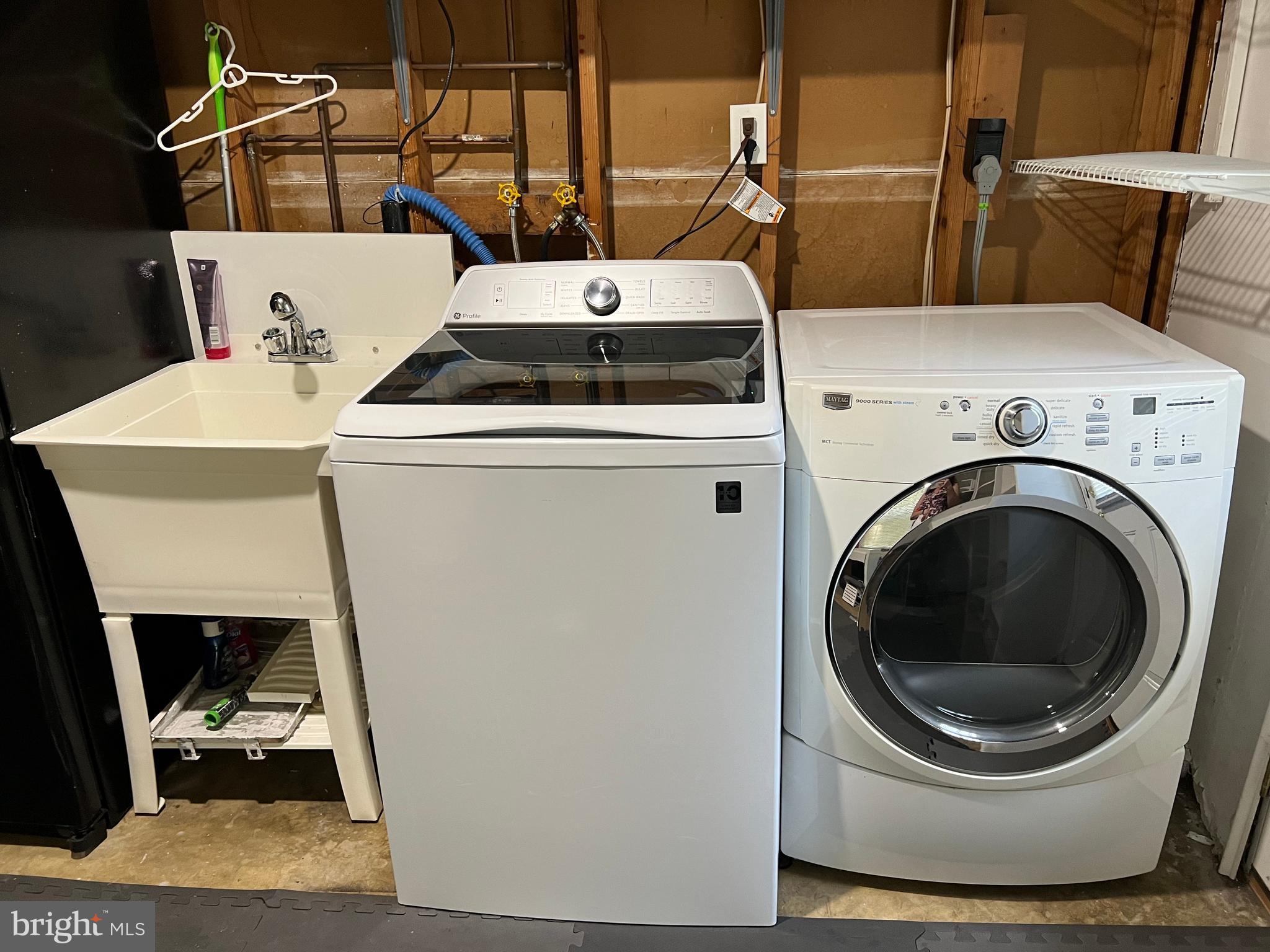 PROVIDENCE WOODS - Residential Lease