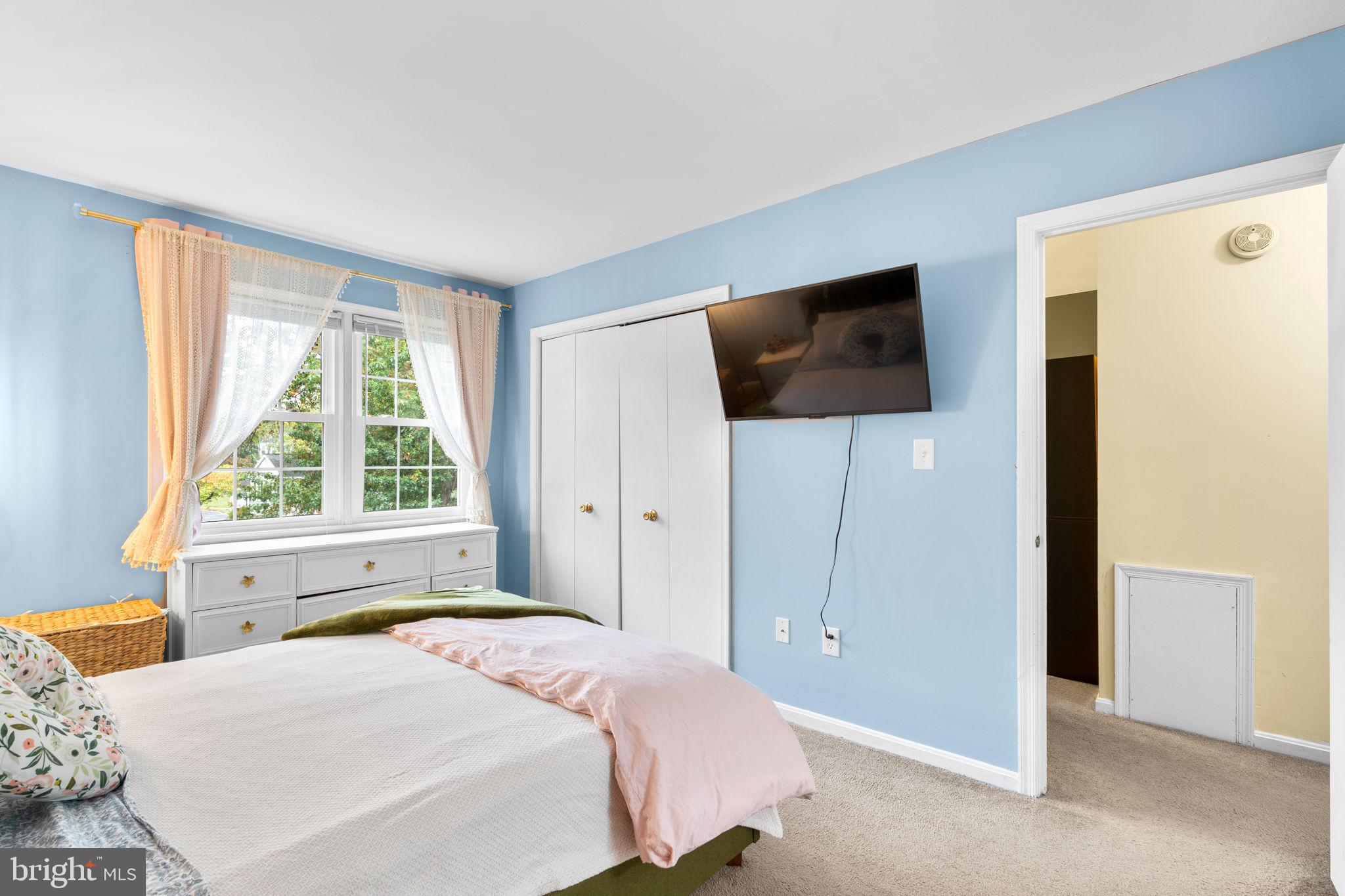 COURTS OF CHANDON - Residential Lease