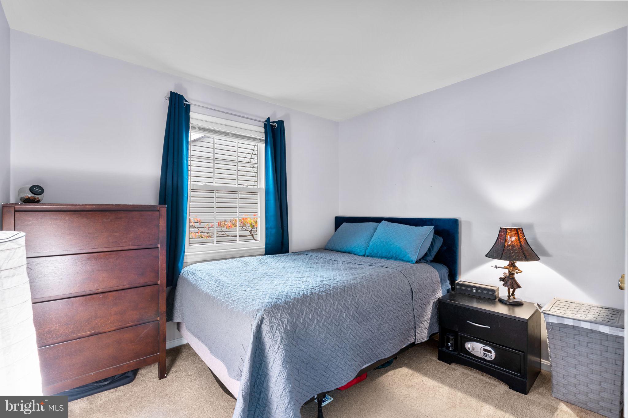 COURTS OF CHANDON - Residential Lease