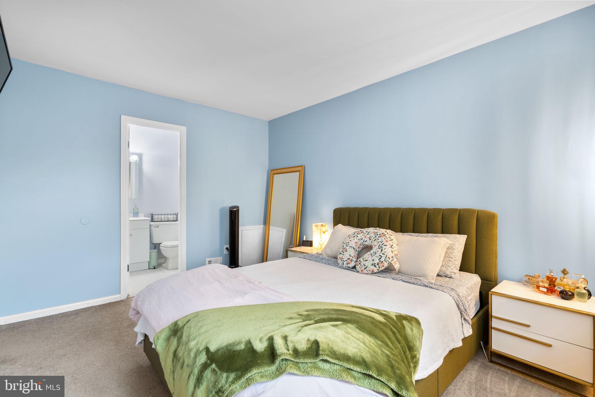 COURTS OF CHANDON - Residential Lease