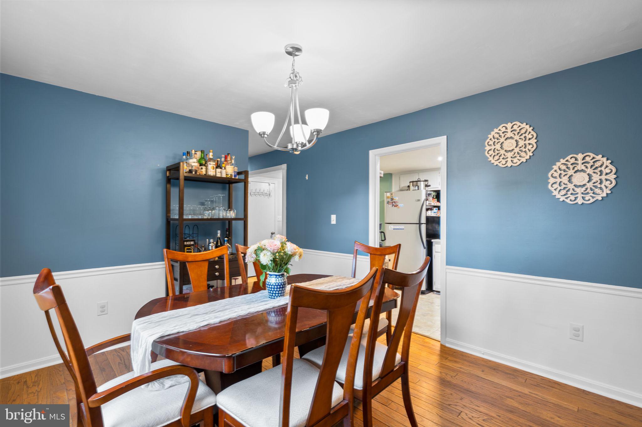 COURTS OF CHANDON - Residential Lease