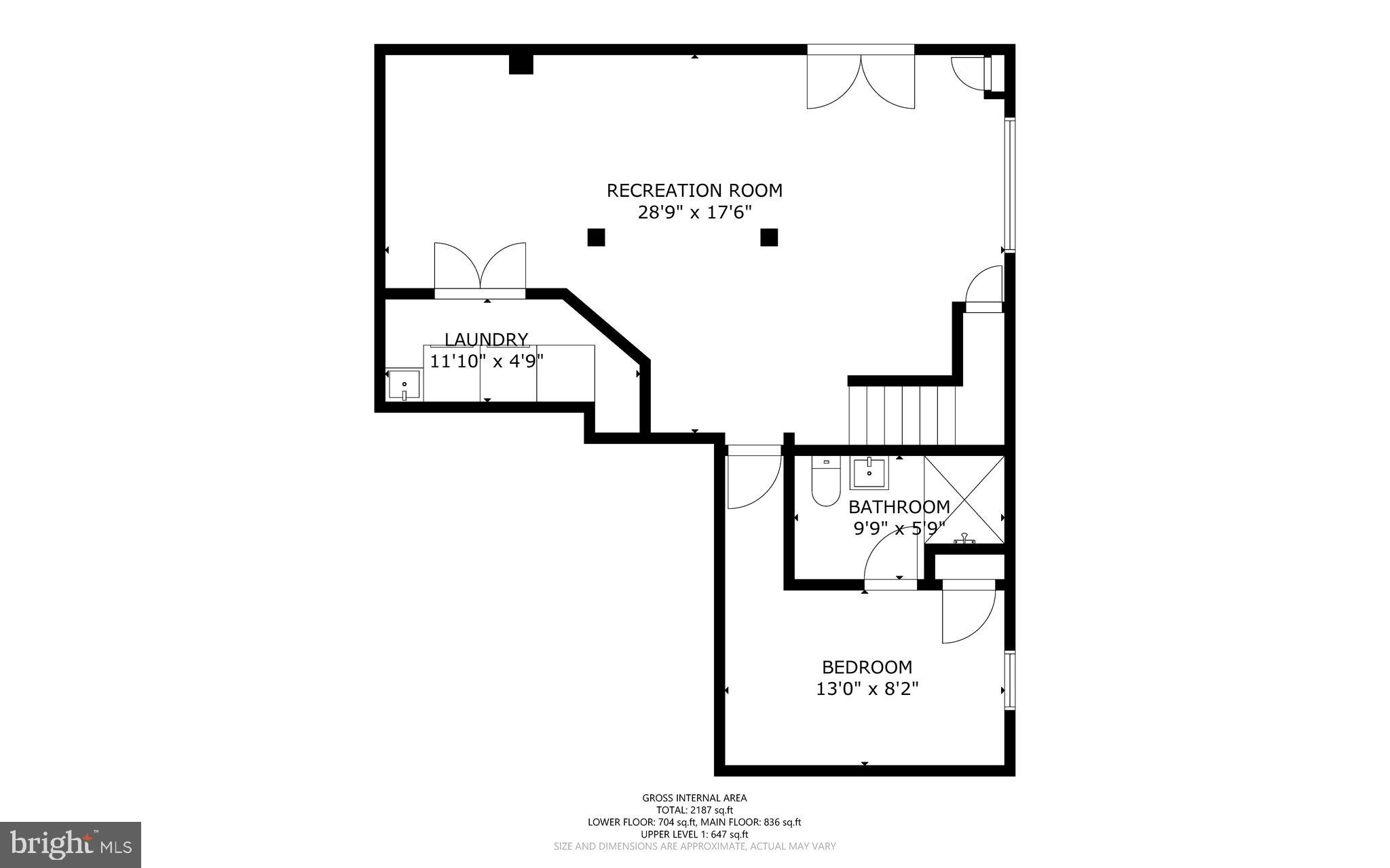 COURTS OF CHANDON - Residential Lease