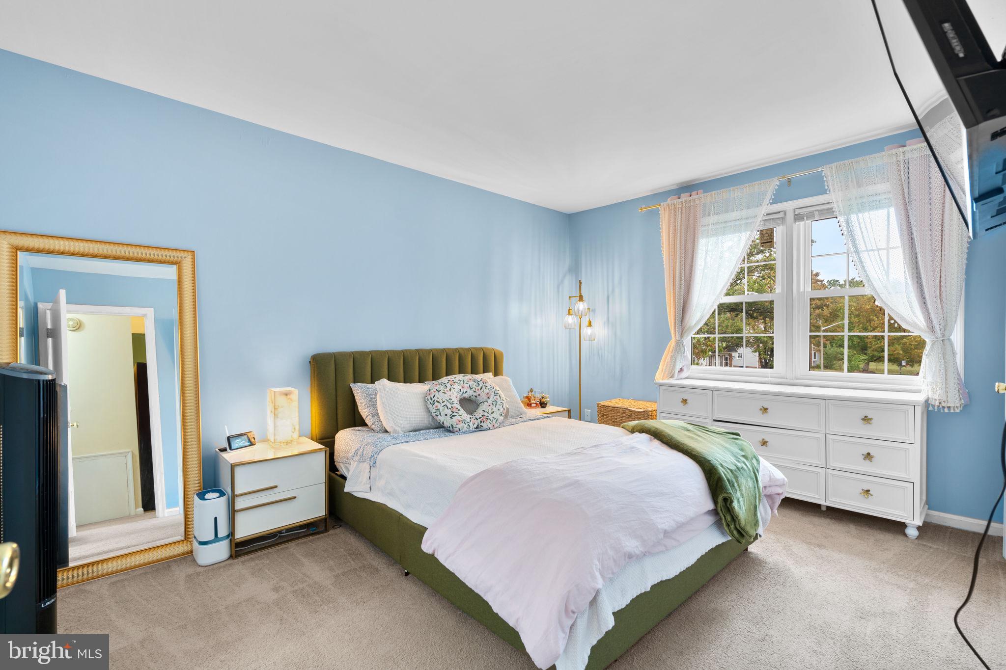 COURTS OF CHANDON - Residential Lease