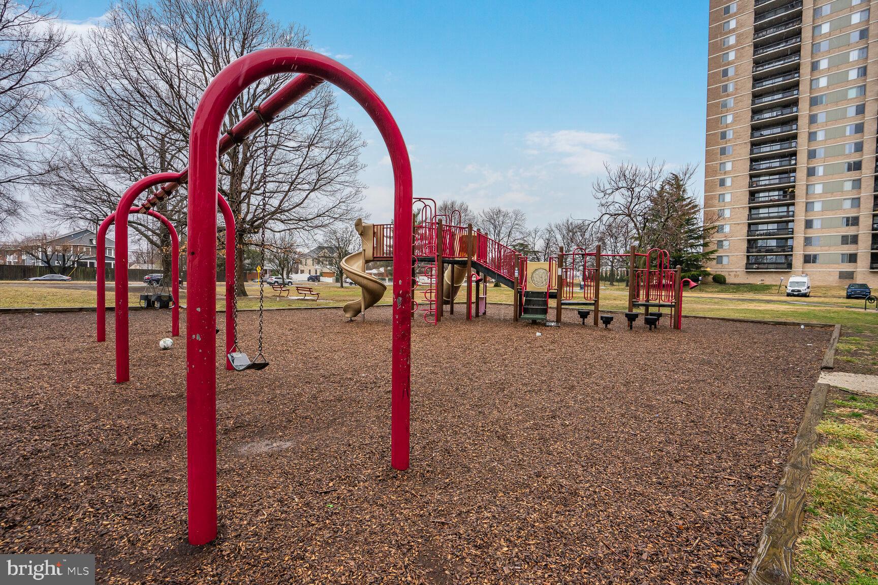 SAVOY PARK CONDOMINIUMS - Residential