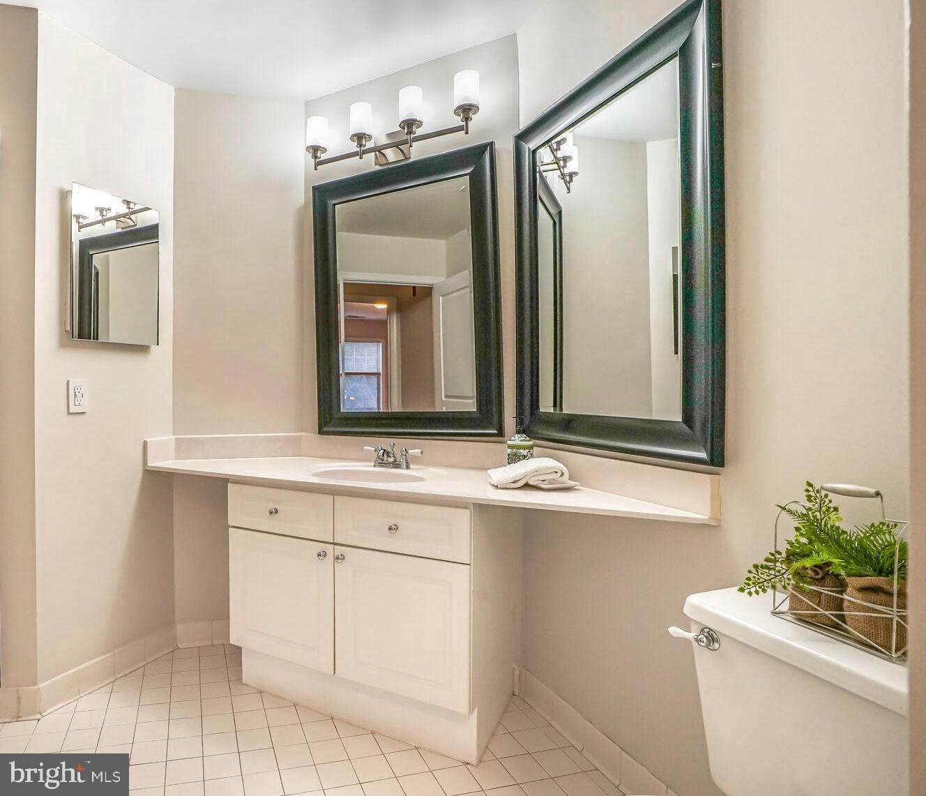 SAVOY PARK CONDOMINIUMS - Residential