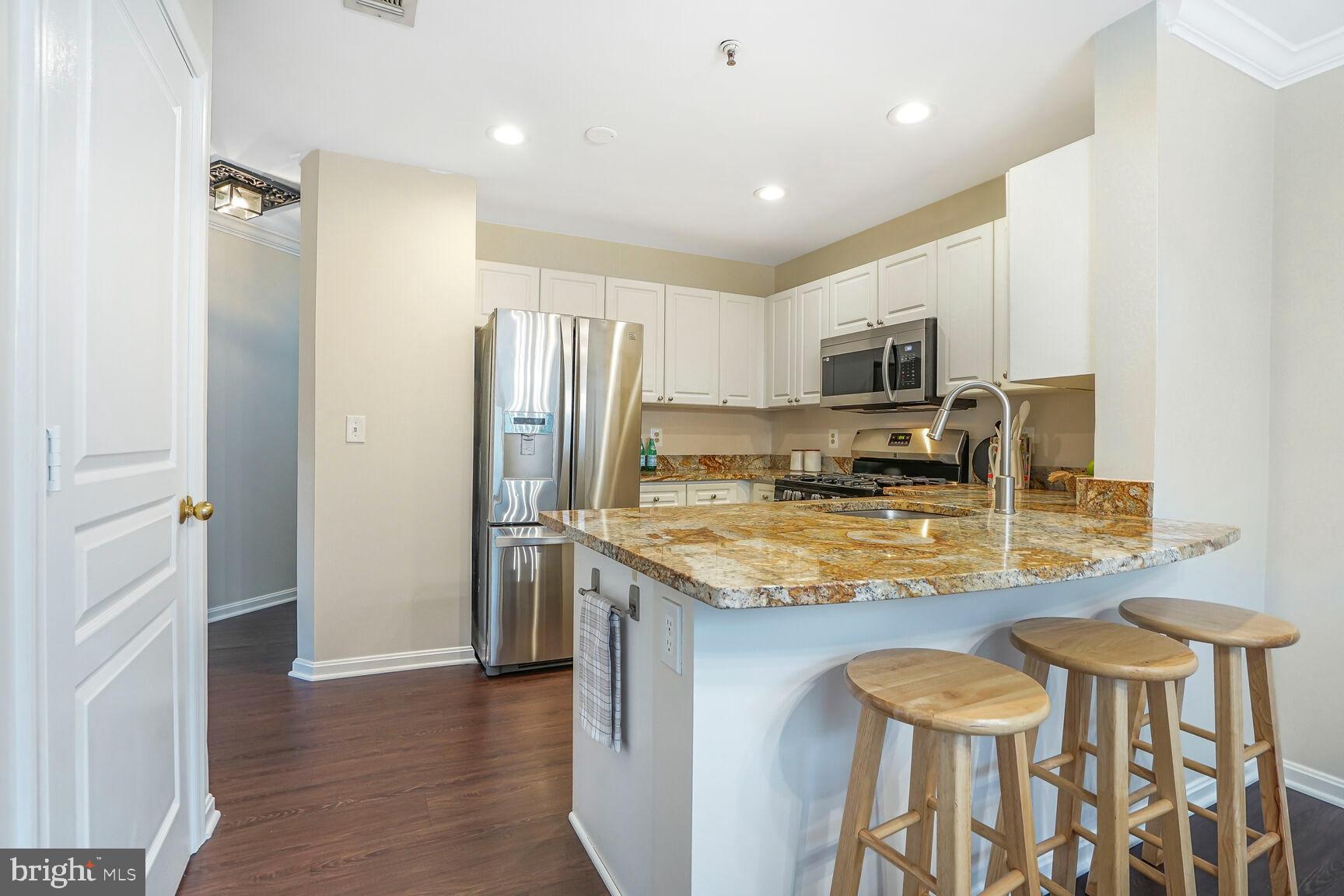 SAVOY PARK CONDOMINIUMS - Residential