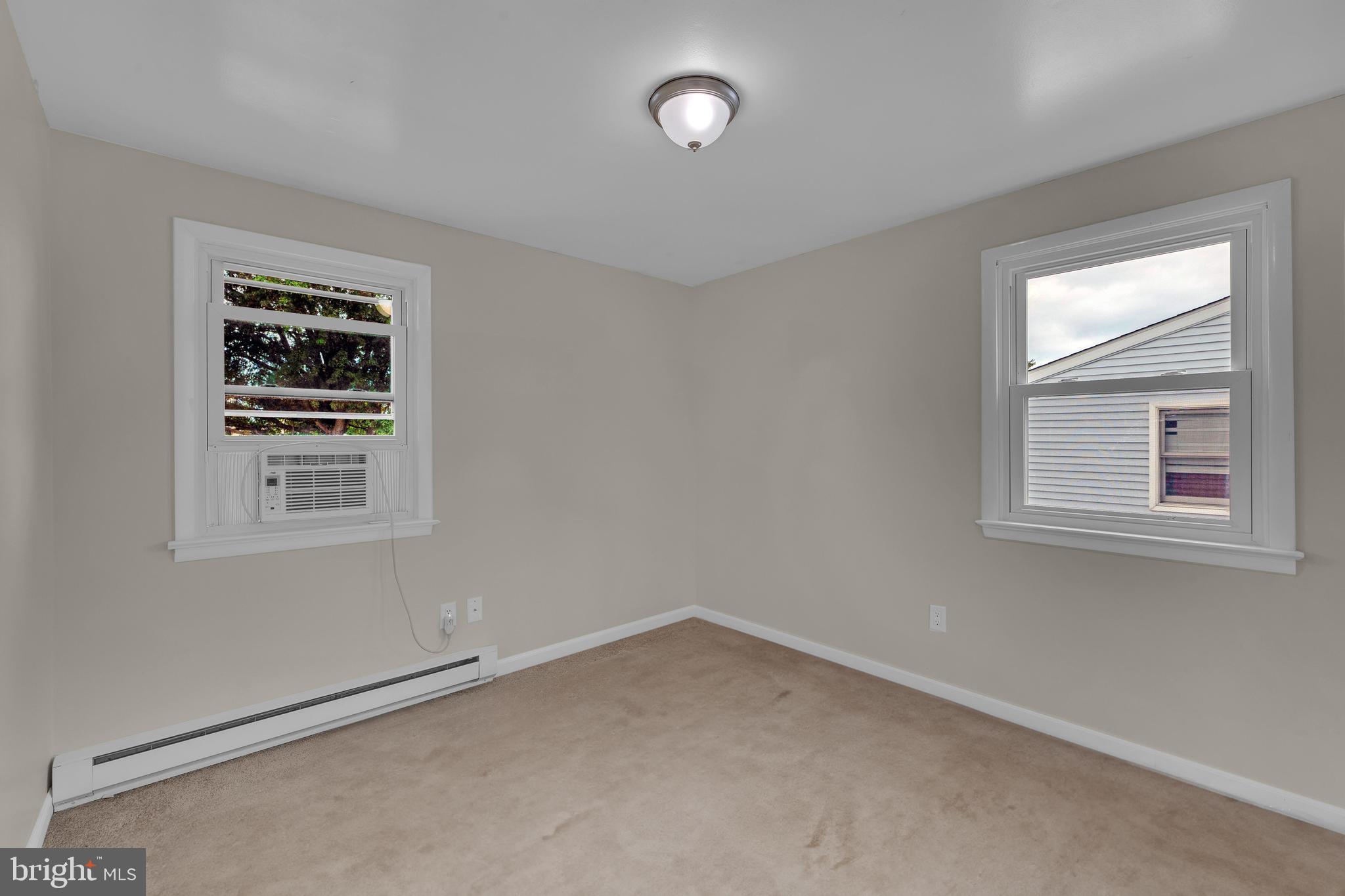 COLONIAL VIL - Residential