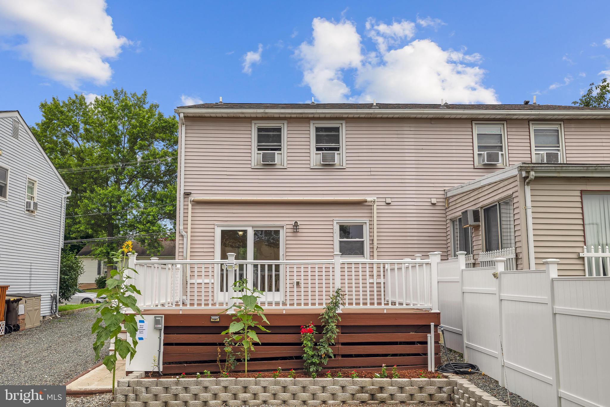 COLONIAL VIL - Residential