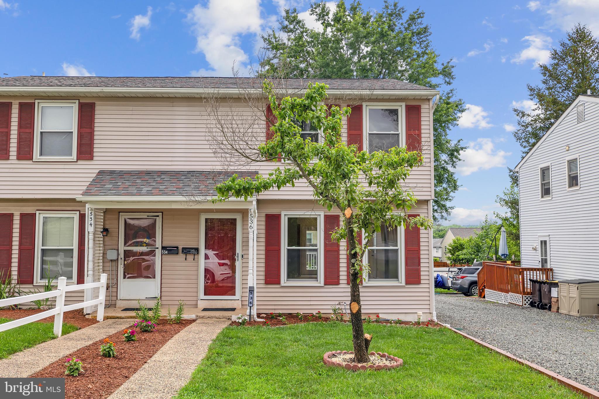 COLONIAL VIL - Residential