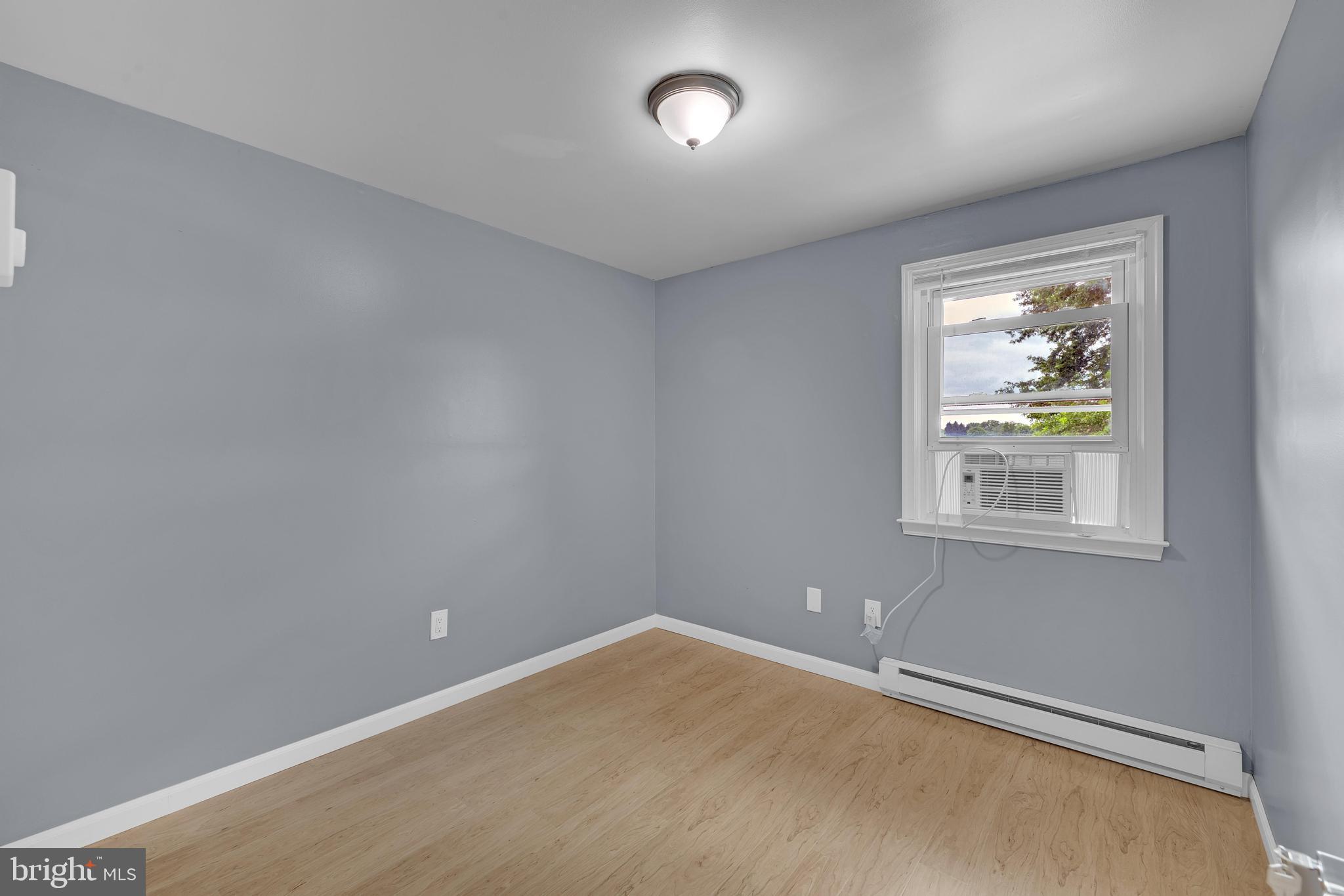 COLONIAL VIL - Residential