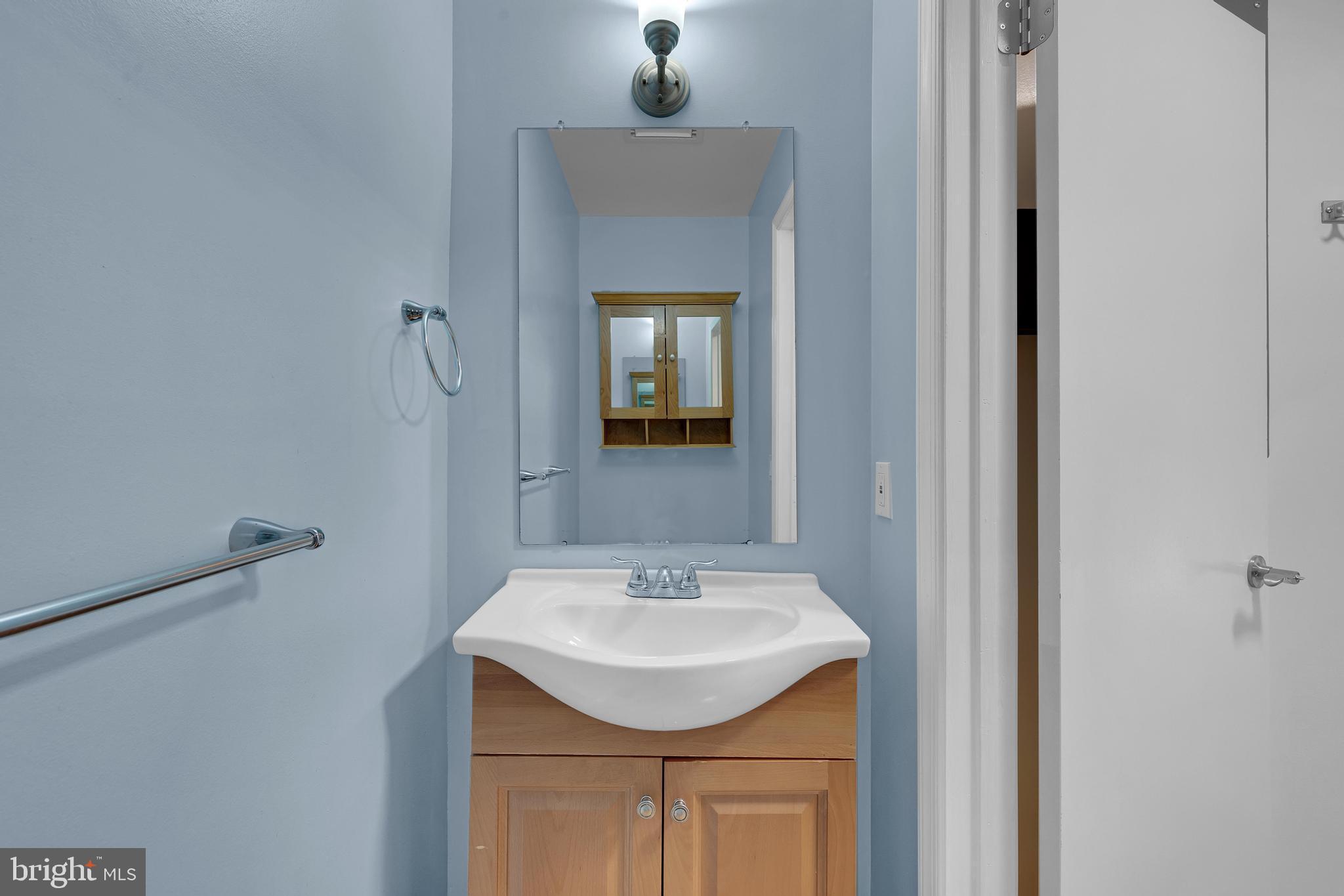 COLONIAL VIL - Residential