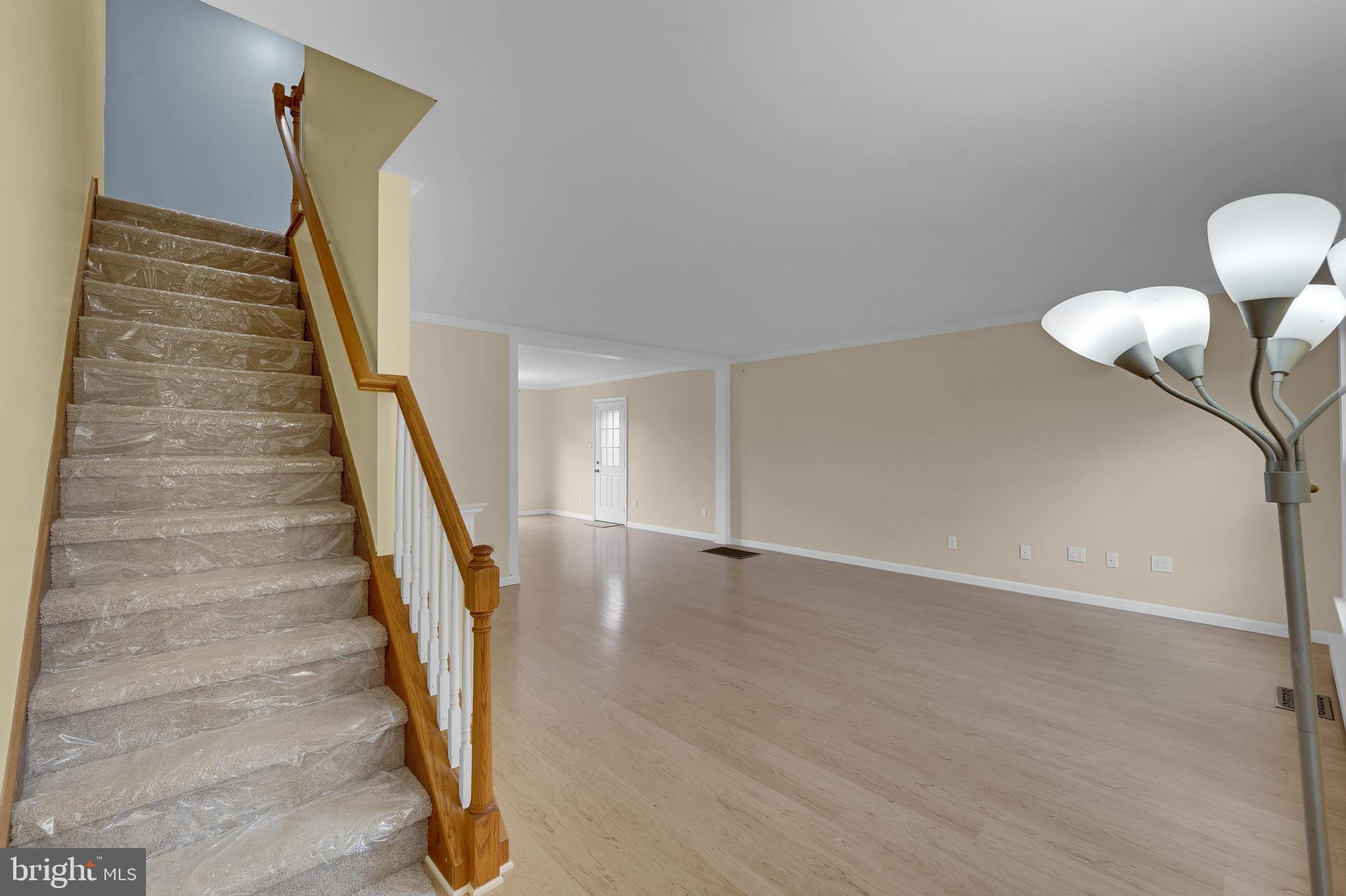 COLONIAL VIL - Residential