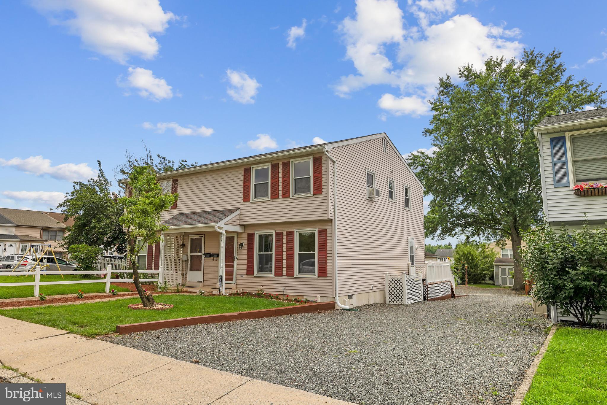 COLONIAL VIL - Residential