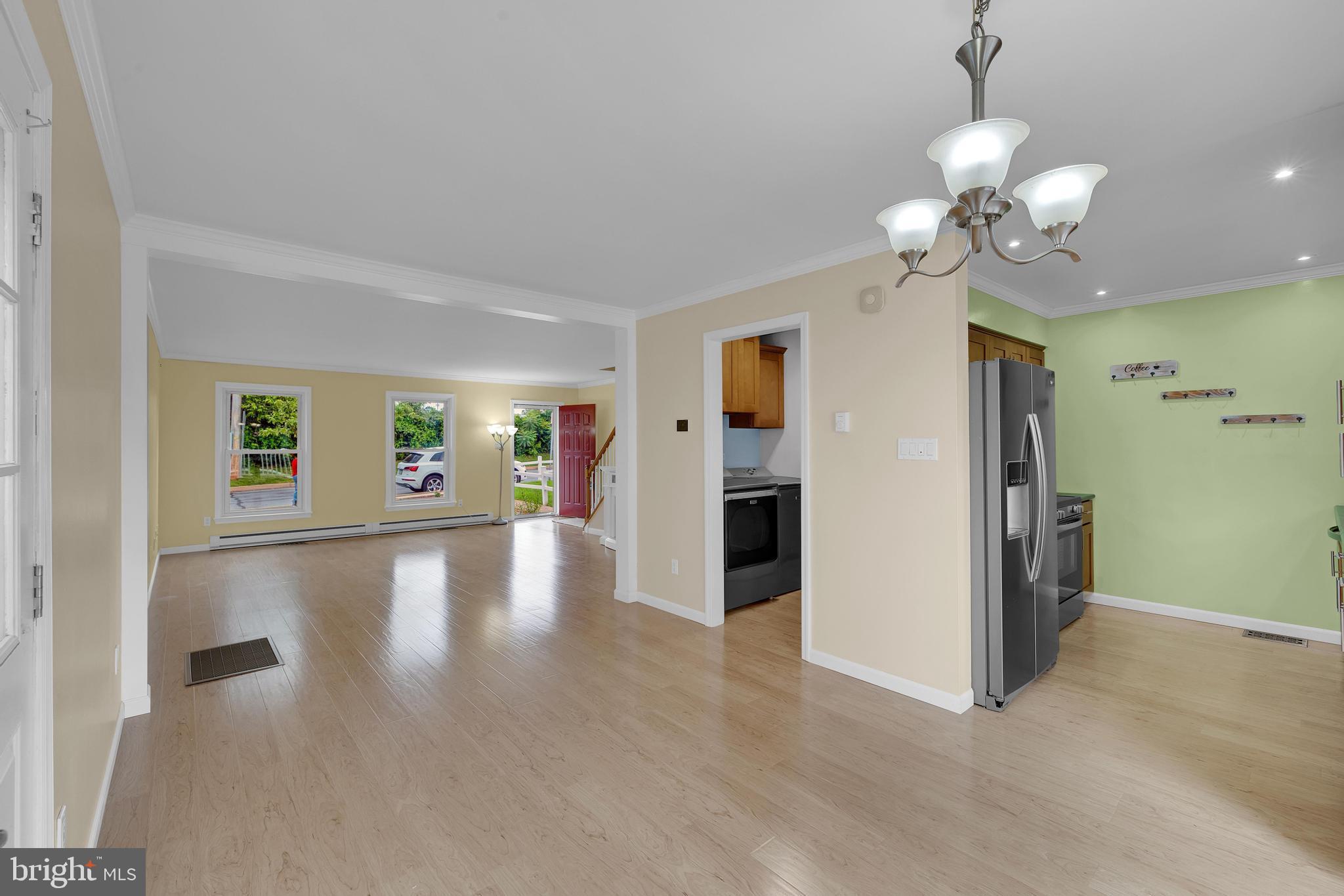 COLONIAL VIL - Residential