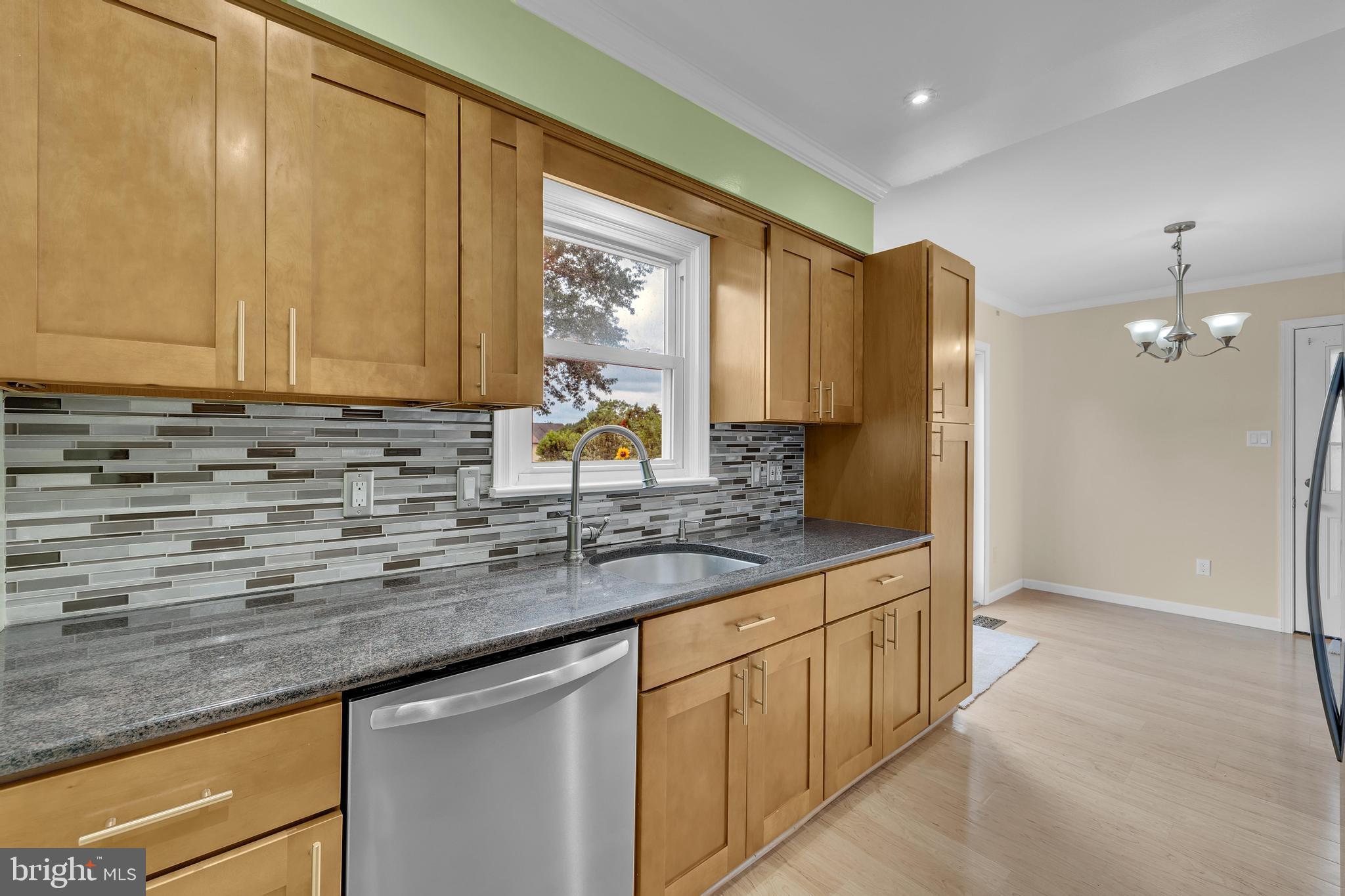 COLONIAL VIL - Residential