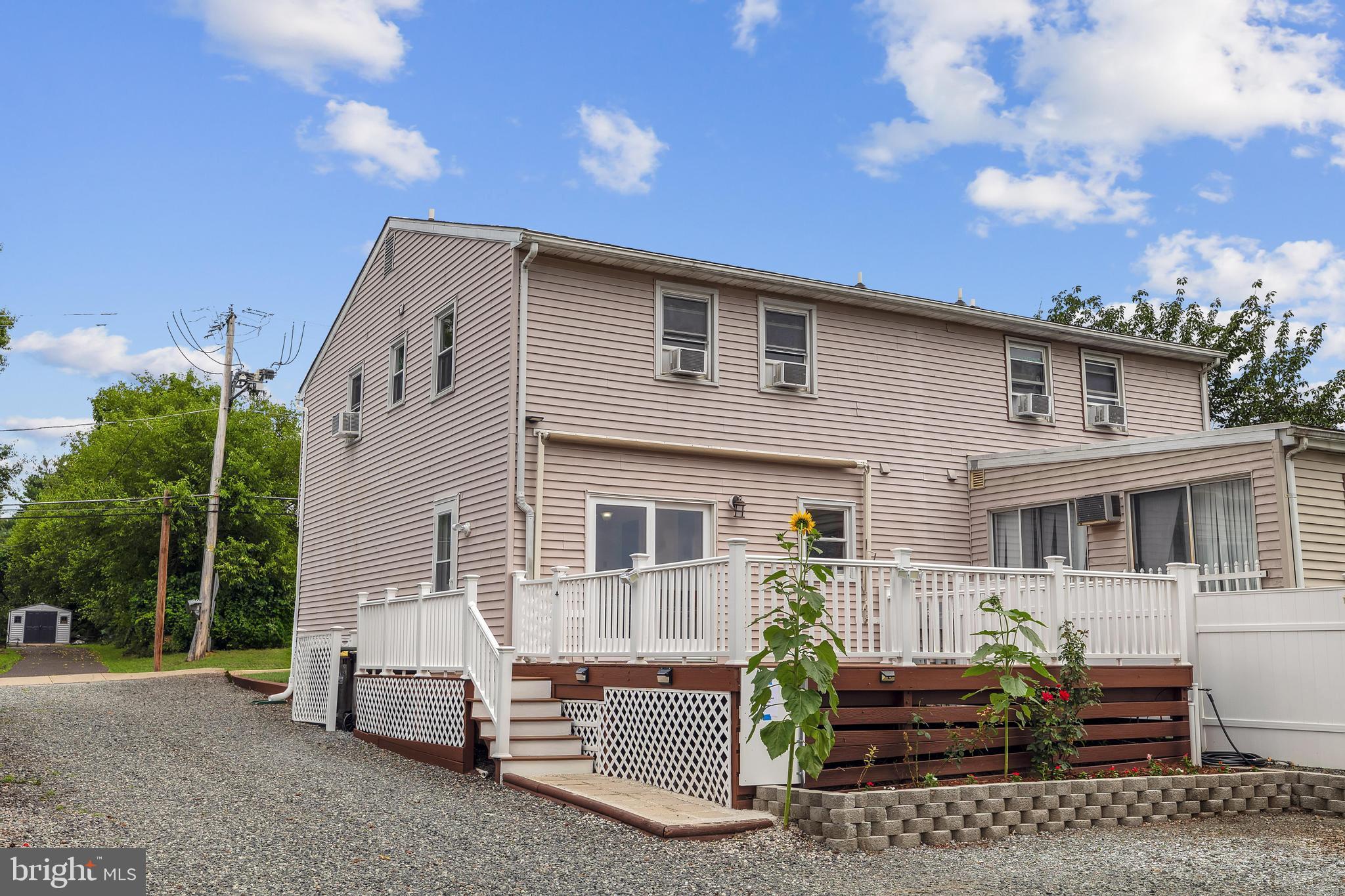 COLONIAL VIL - Residential