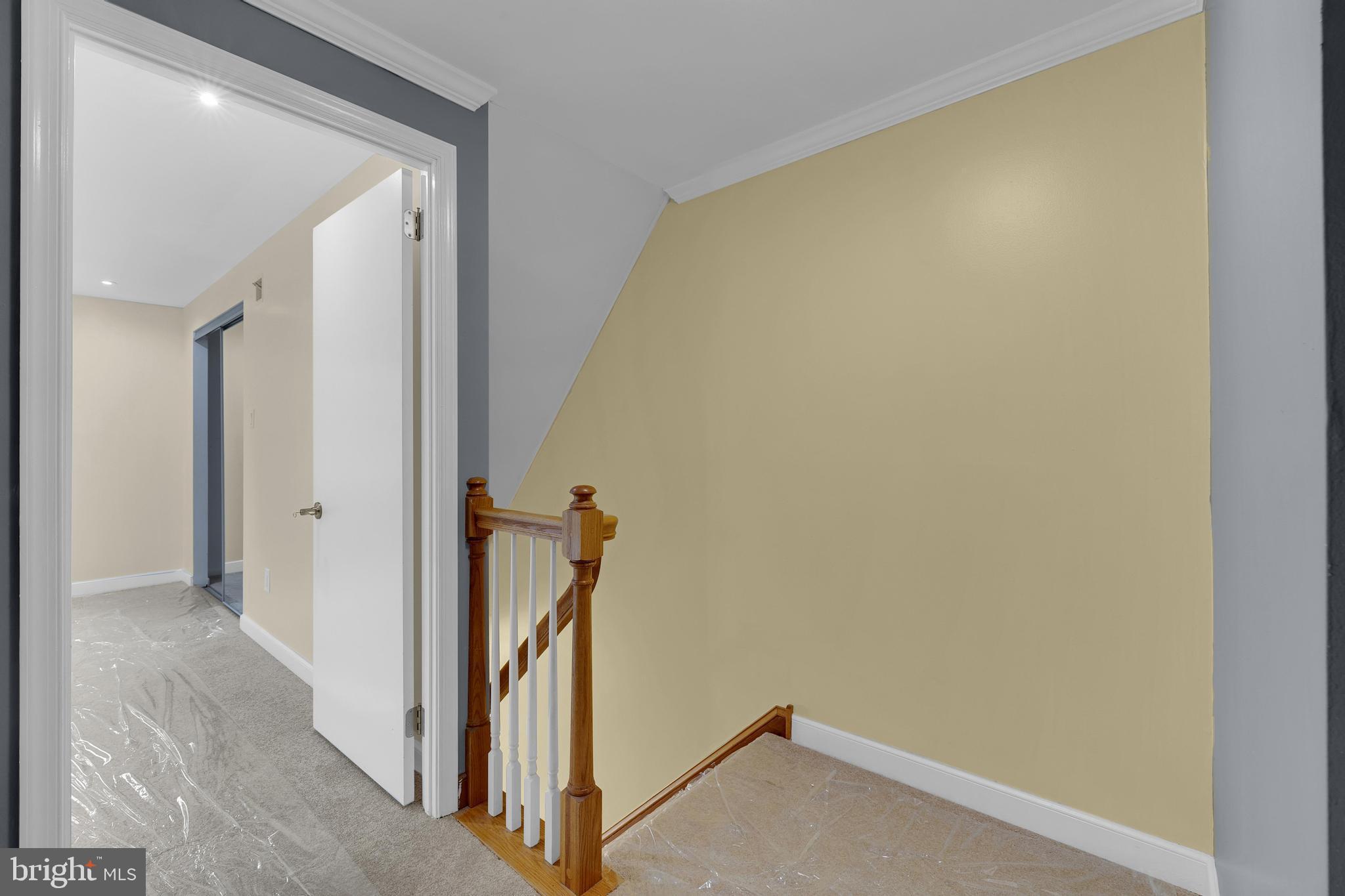 COLONIAL VIL - Residential