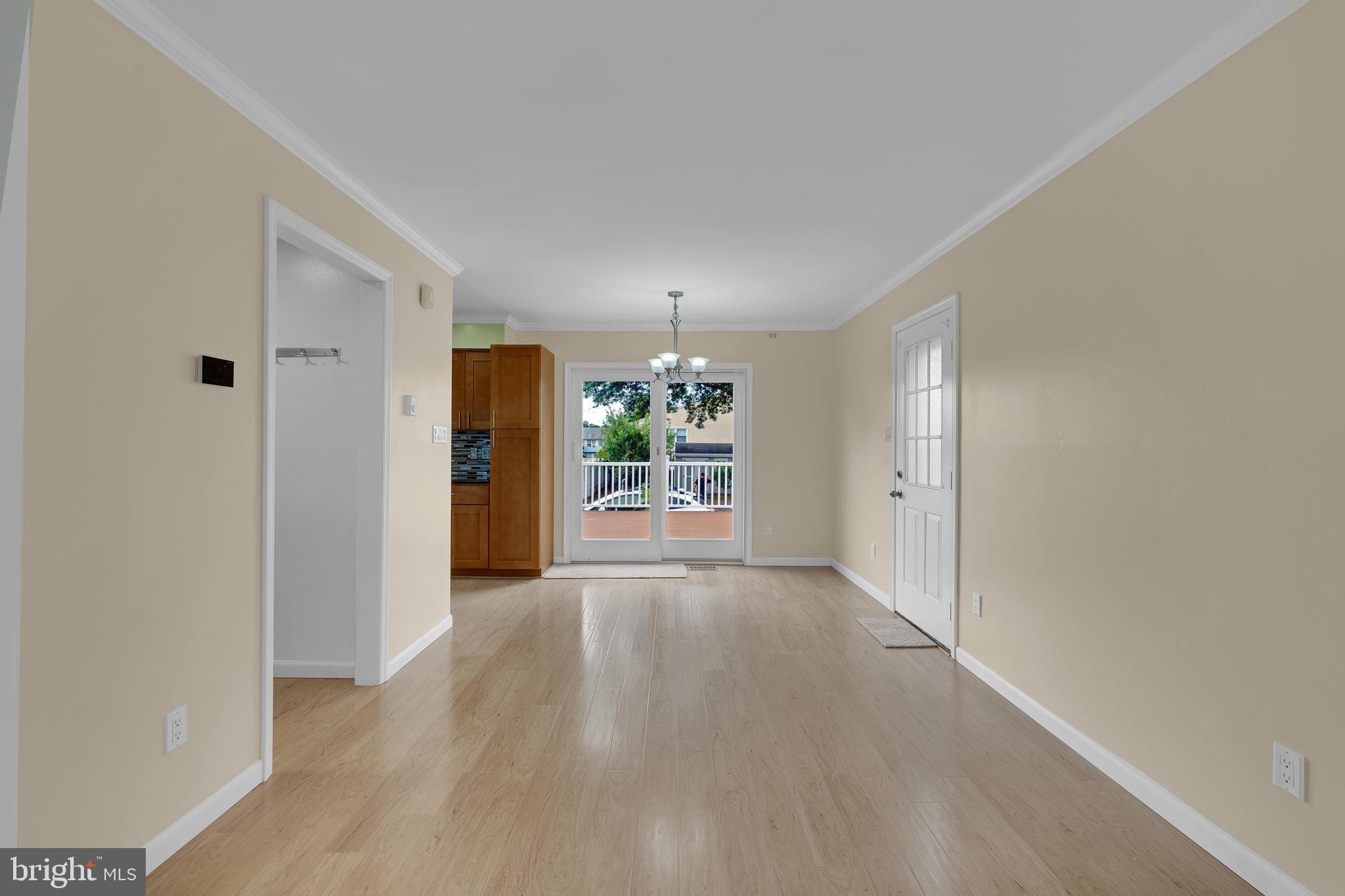 COLONIAL VIL - Residential