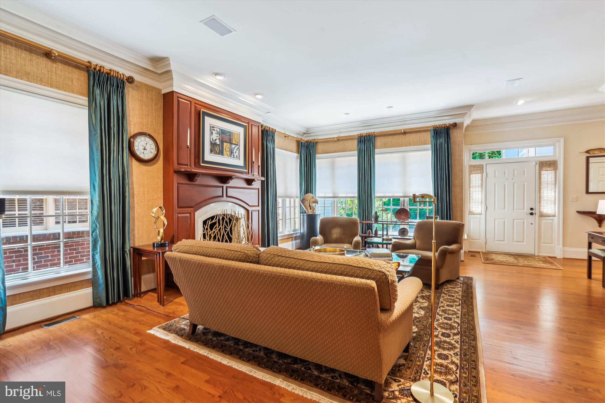 WILLIAMSBURG COMMONS - Residential