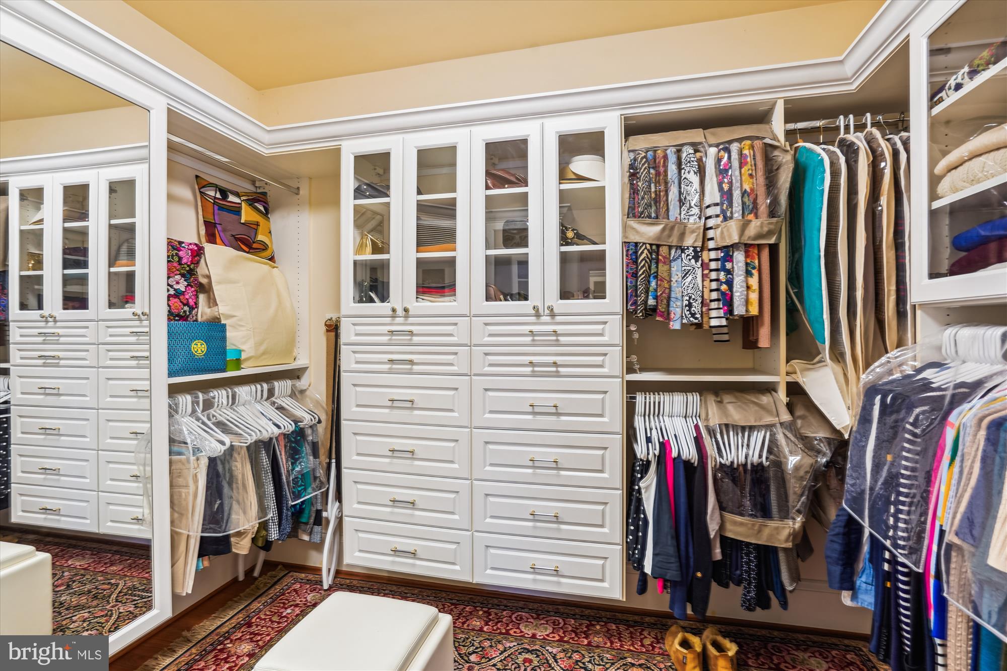 WILLIAMSBURG COMMONS - Residential