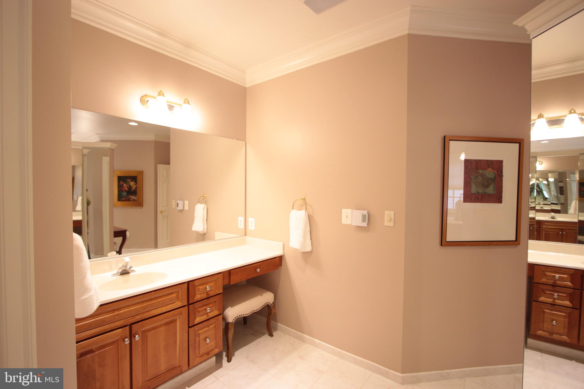 WILLIAMSBURG COMMONS - Residential