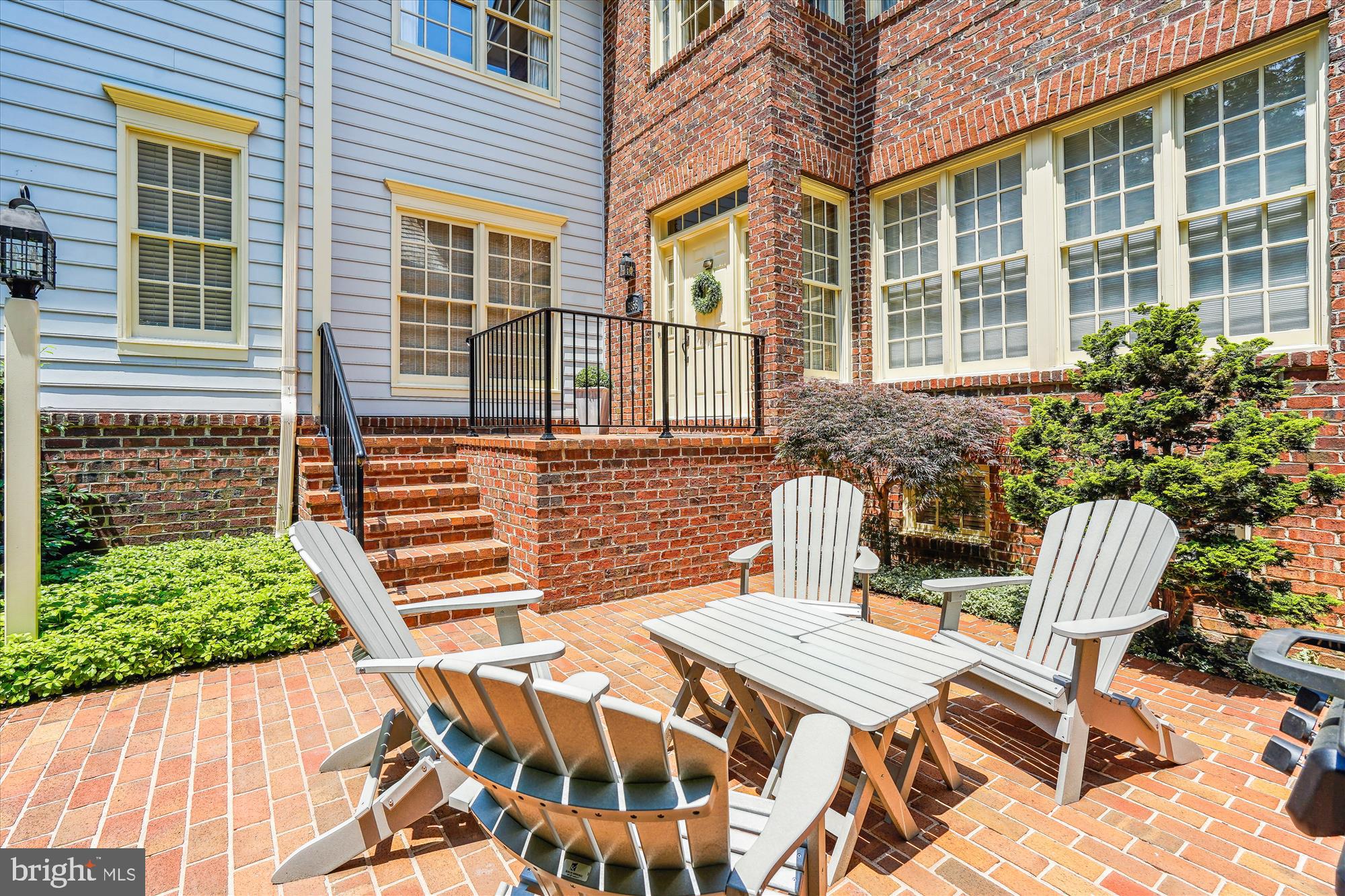 WILLIAMSBURG COMMONS - Residential