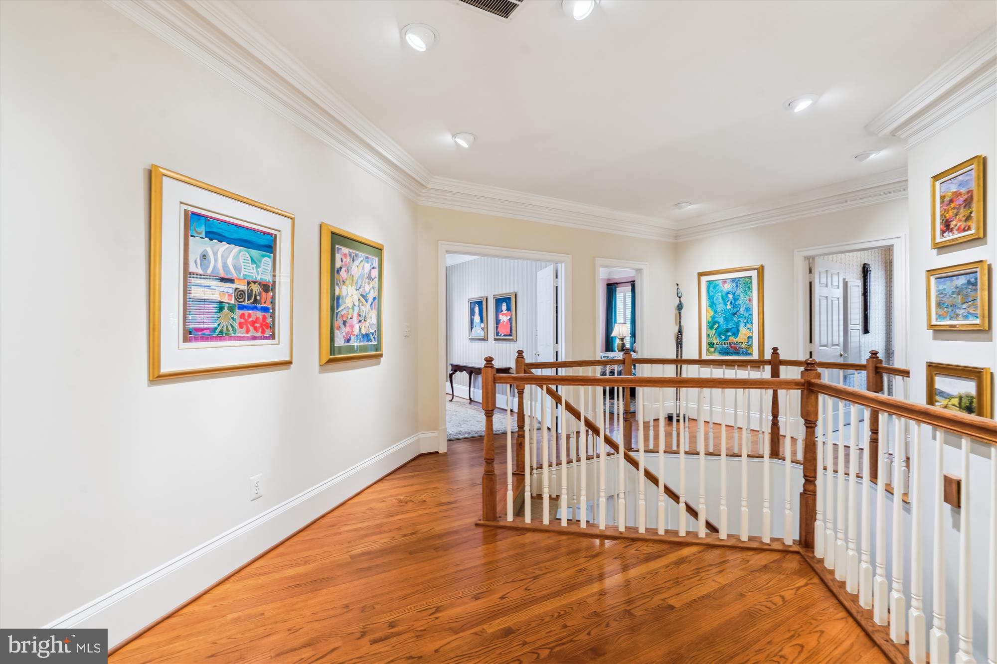 WILLIAMSBURG COMMONS - Residential