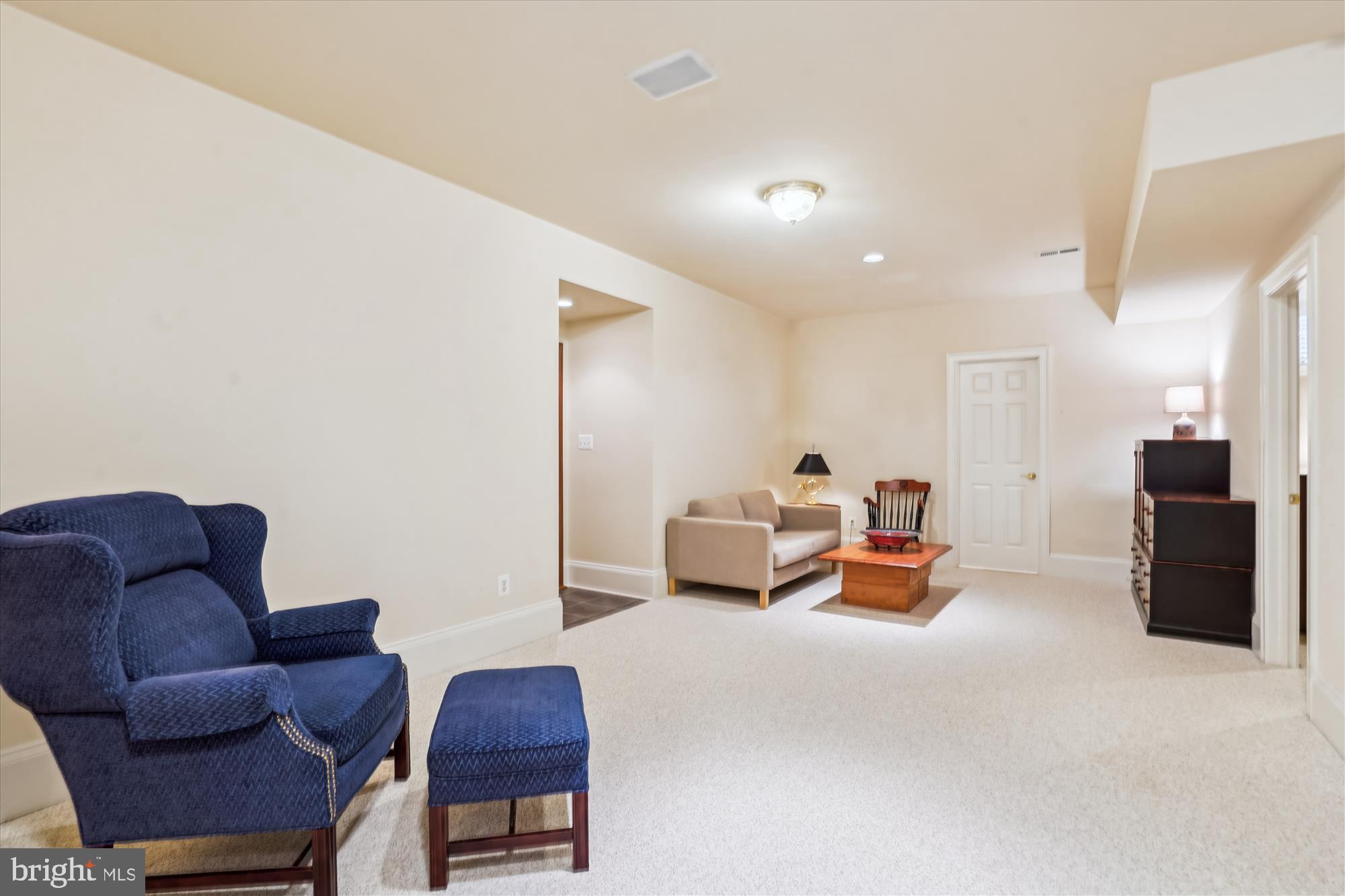 WILLIAMSBURG COMMONS - Residential